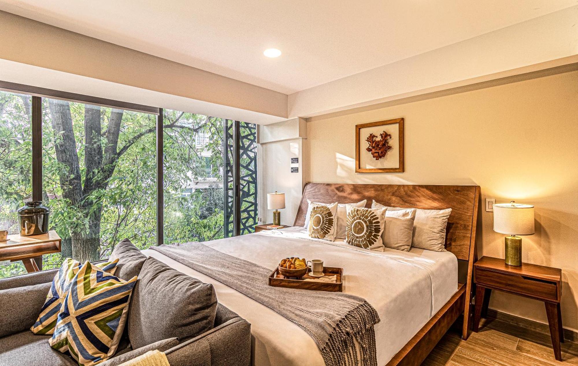 Studio Apartment city view