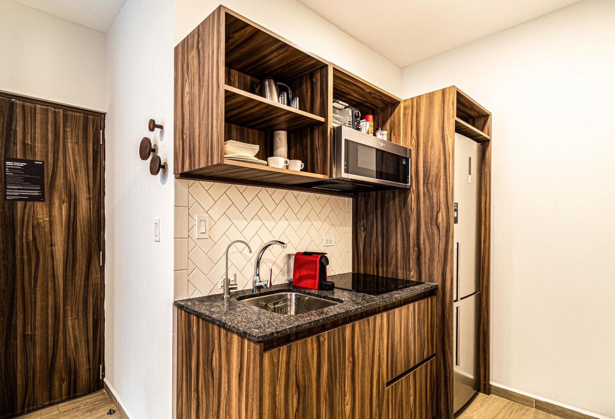 Deluxe one bedroom apartment terrace Ground Floor