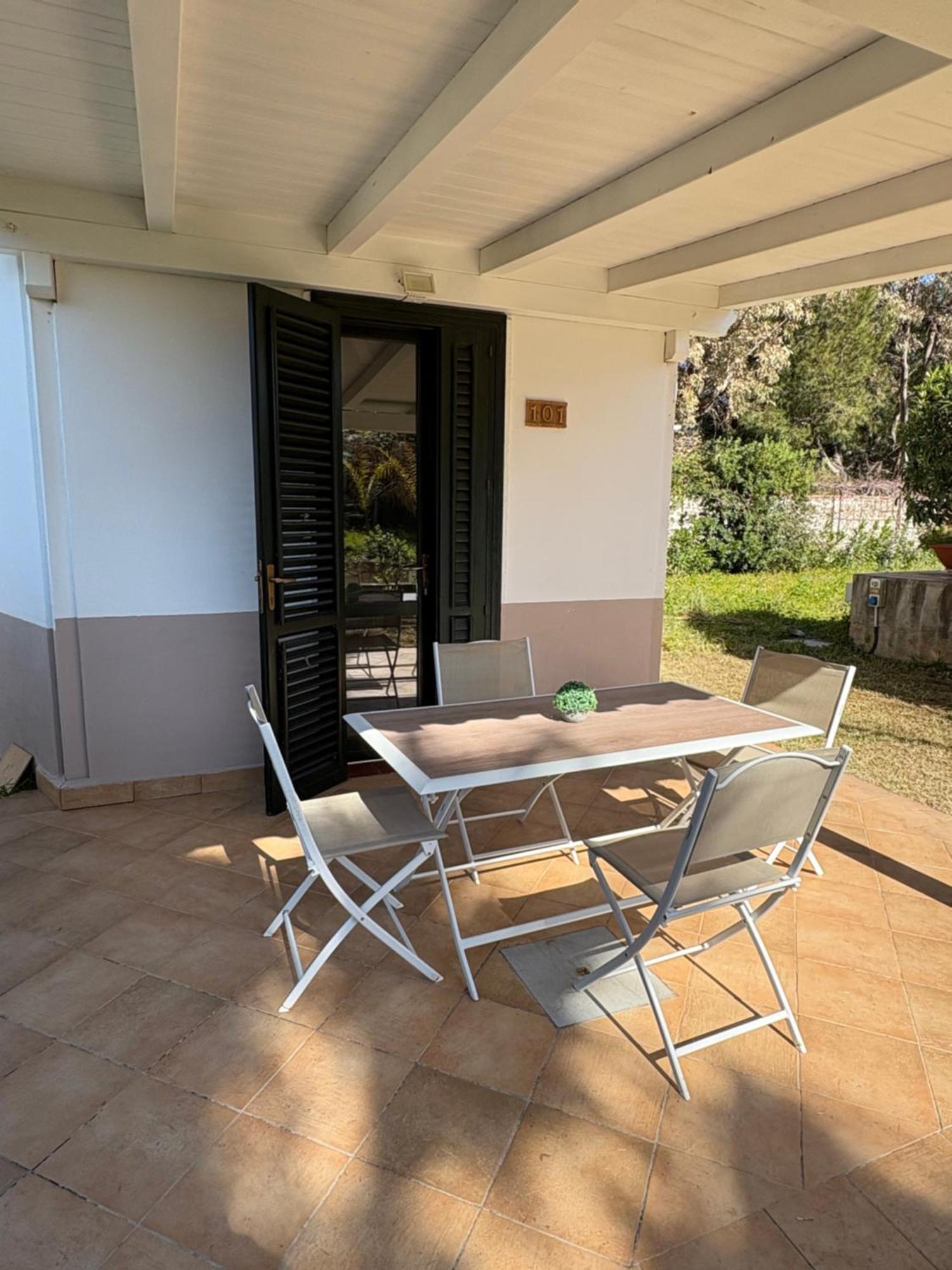 Bungalow Garden View