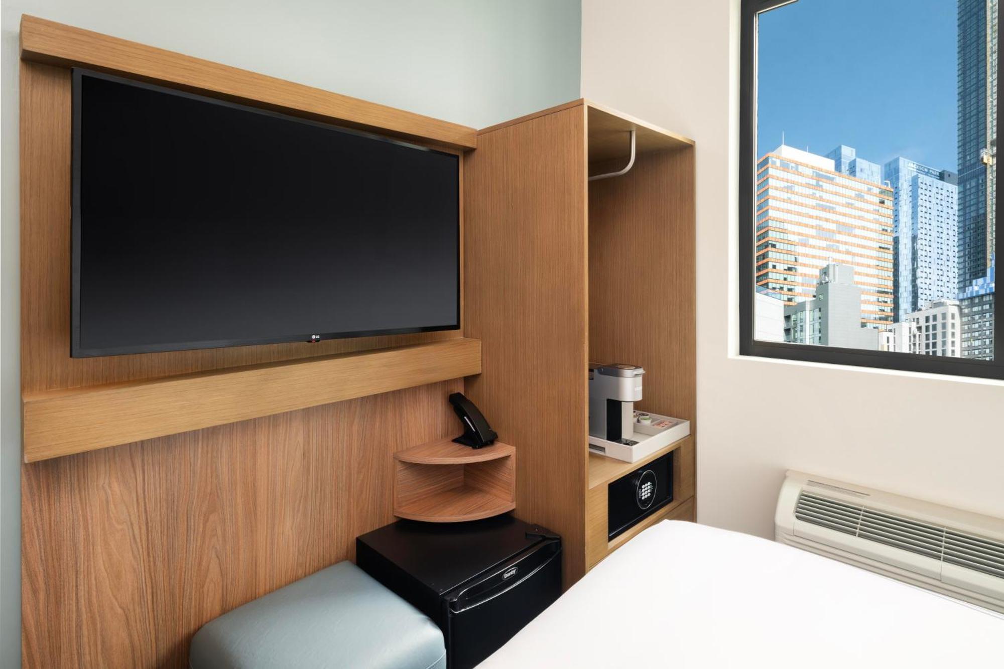 Standard Room,1744165412:JPEG