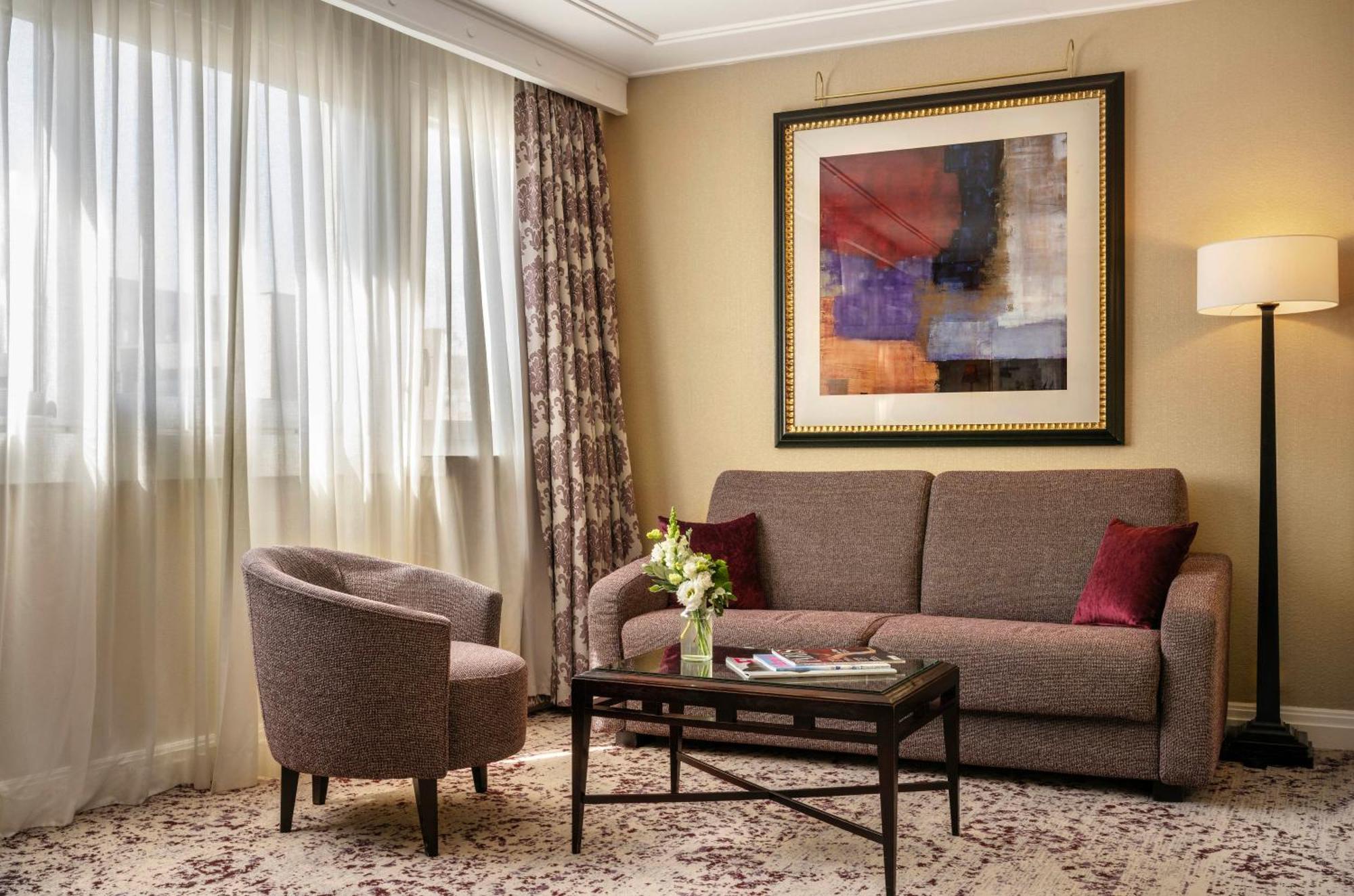 Junior King Suite