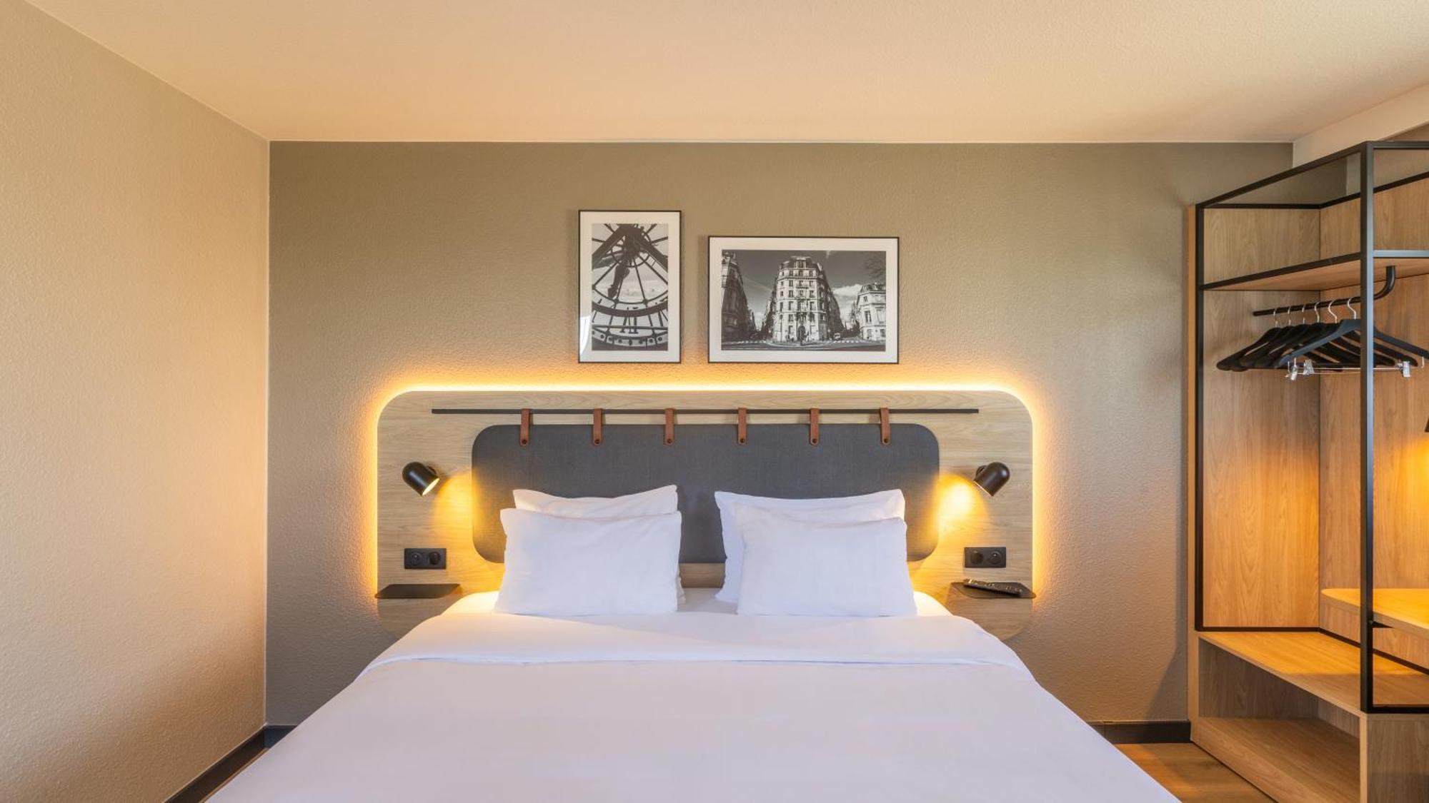 Superior Room 1 King Bed