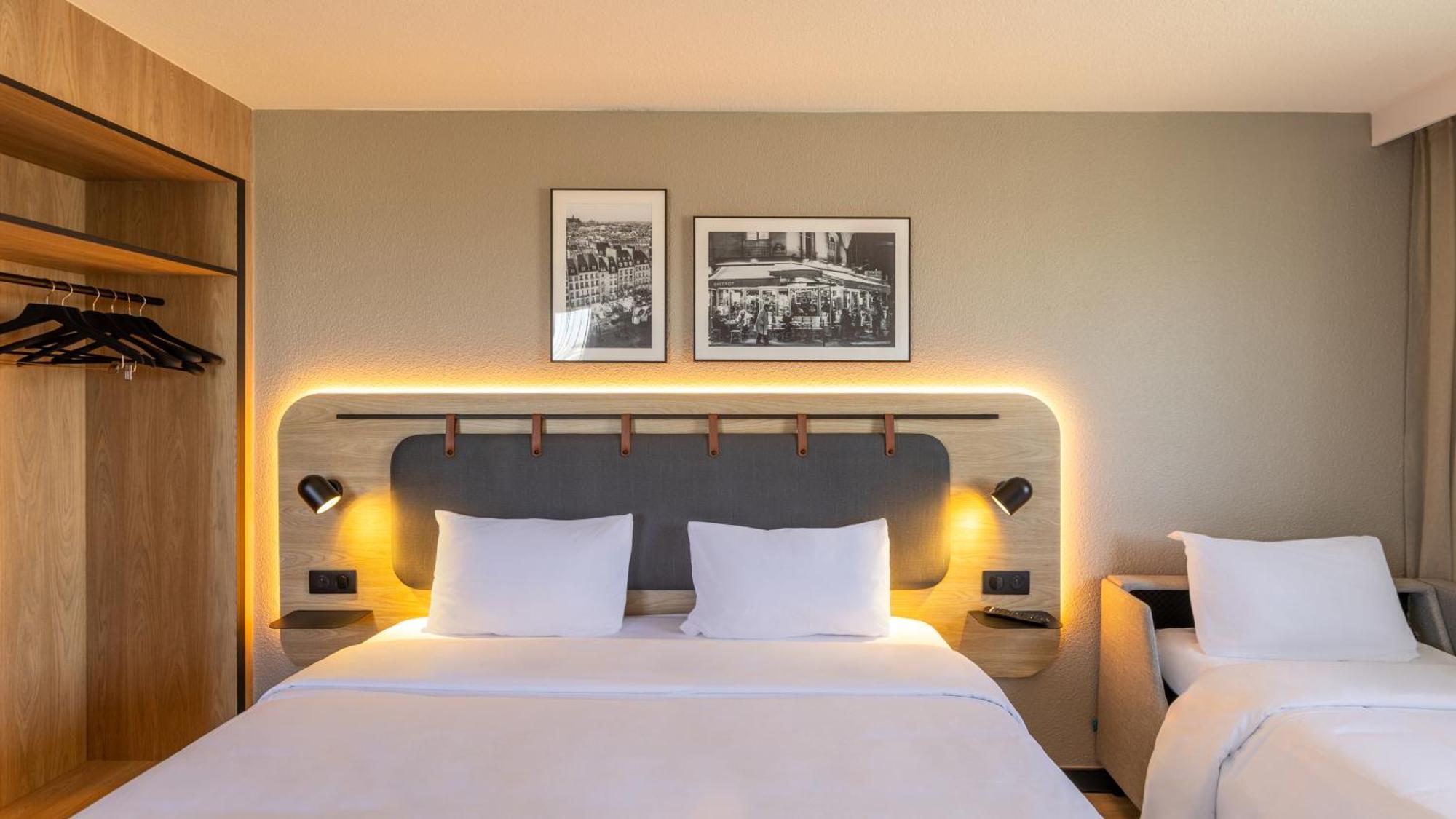 Studio 1 Queen Bed 1 Sofa Bed