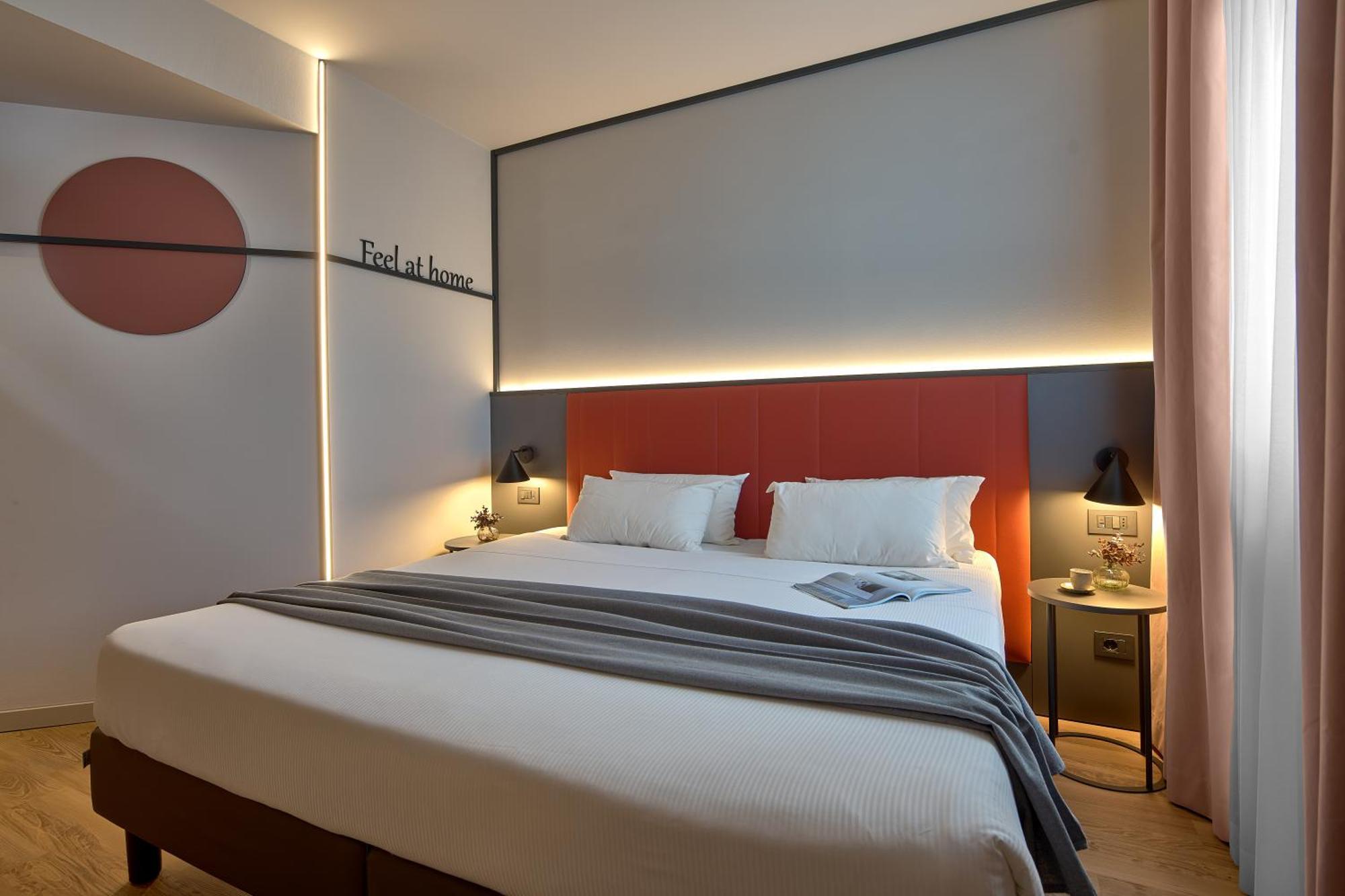Superior King Room with Balcony - Non-Smoking
