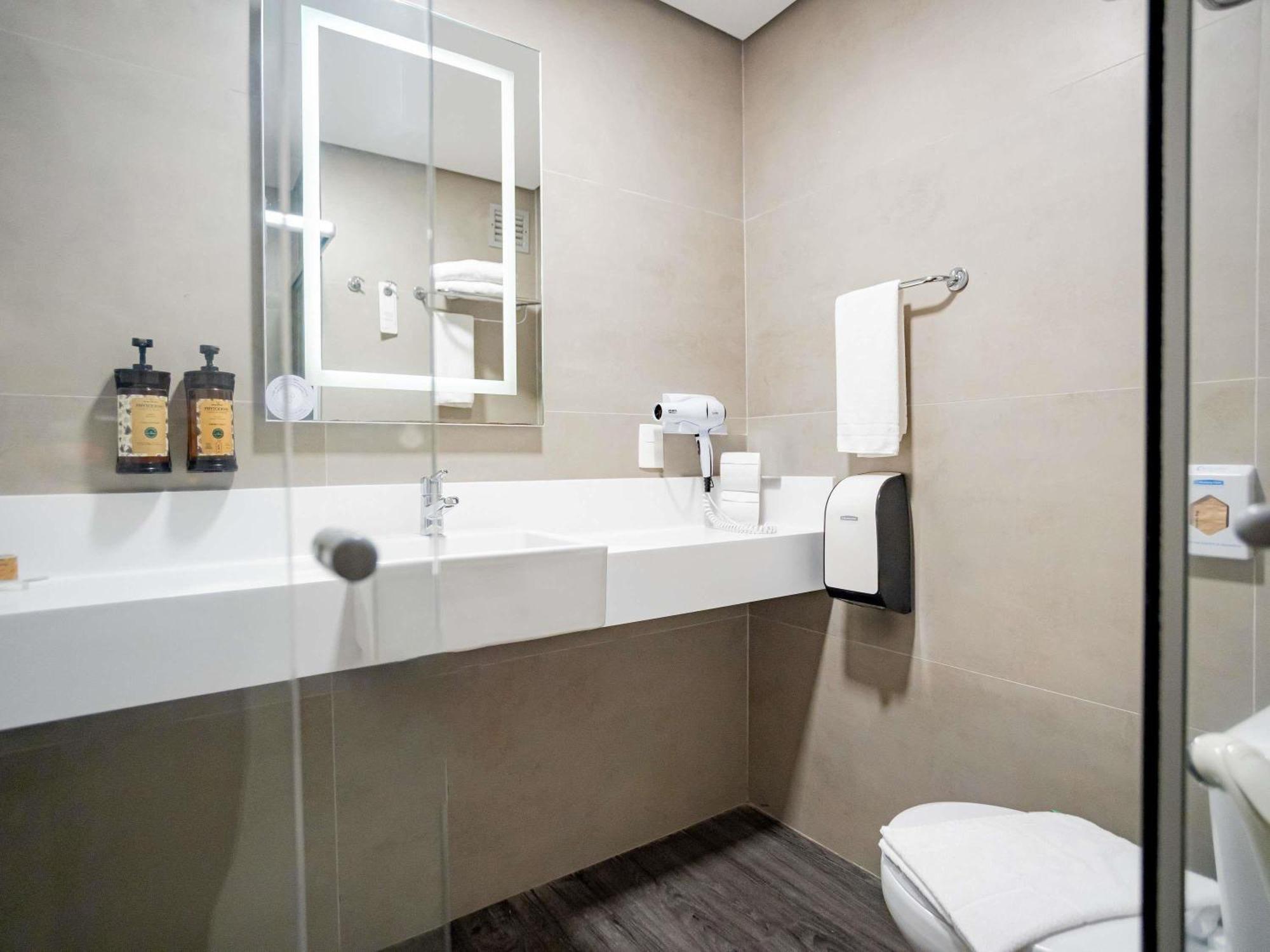 Executive Queen Apartment