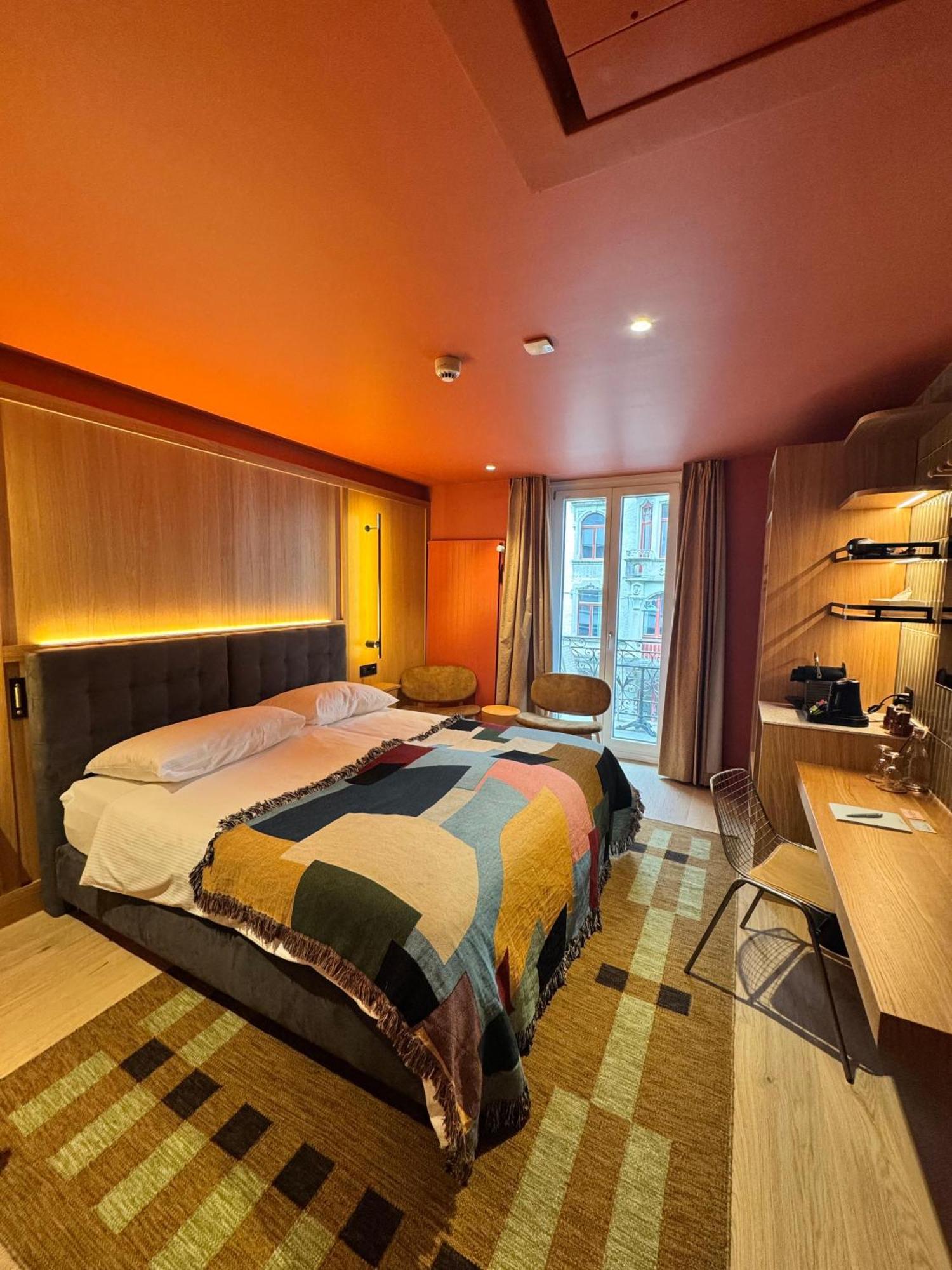 Urban Comfort Room