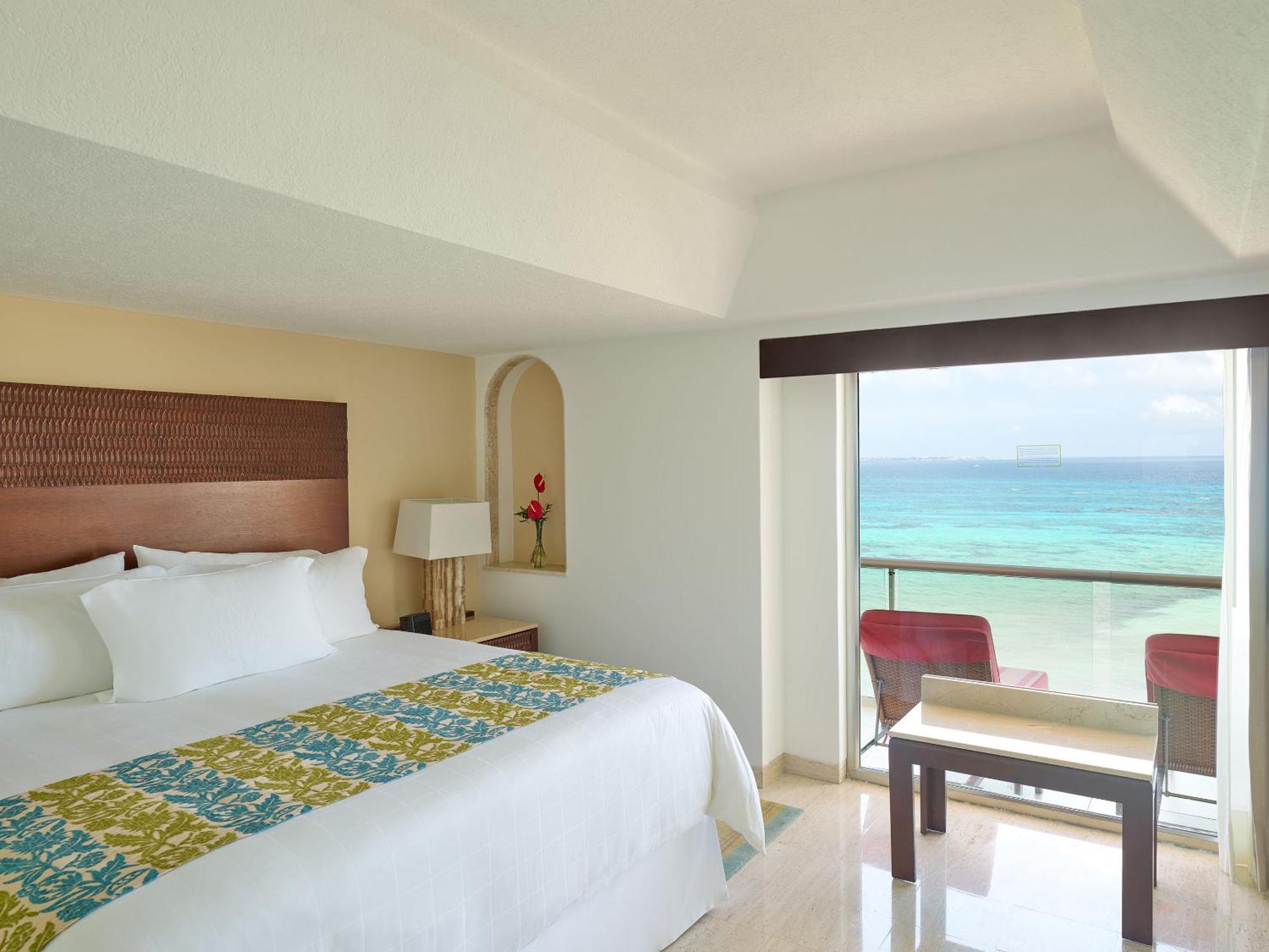 Infinite Ocean Front One Bedroom Master Suite