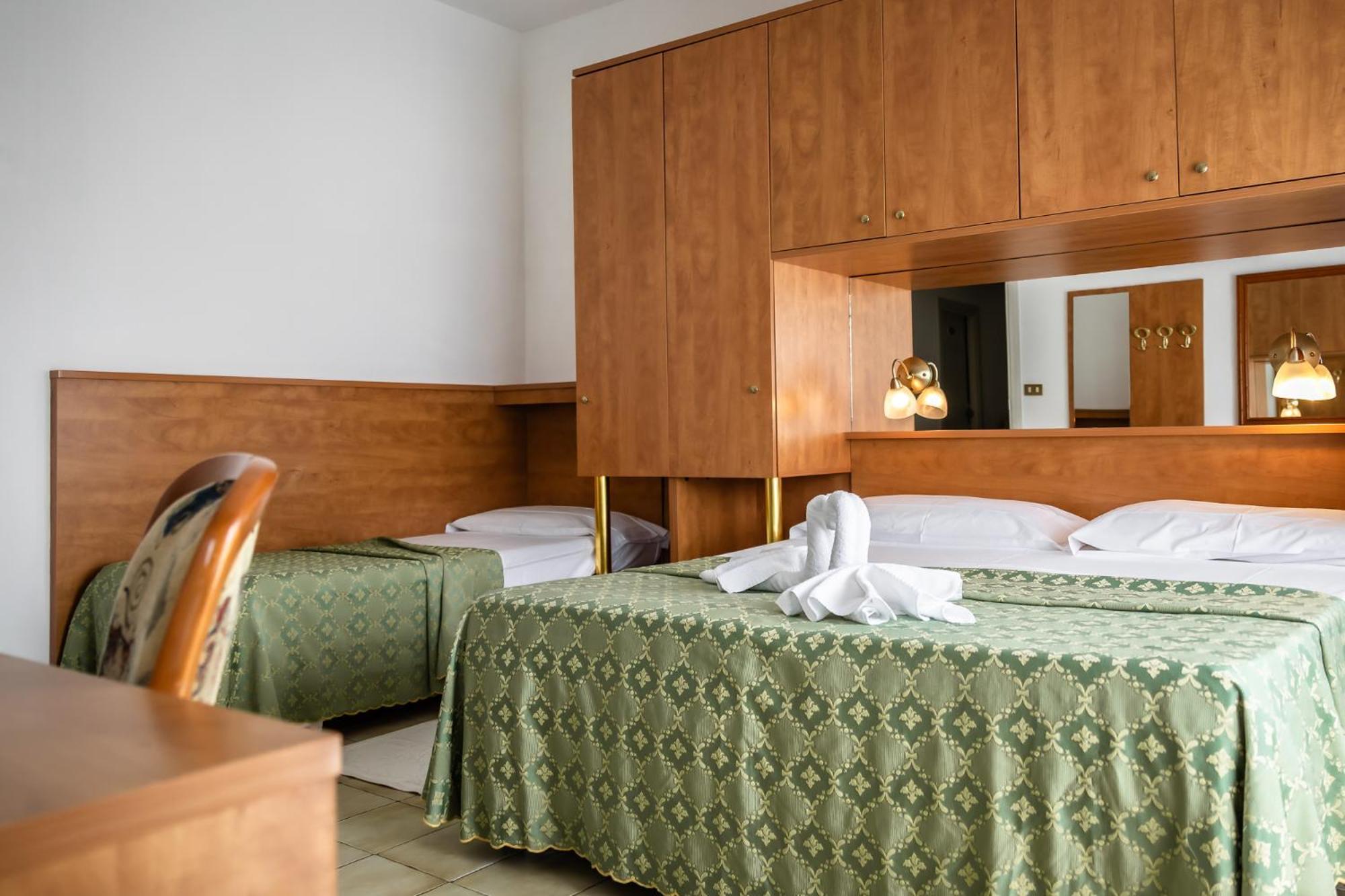 Basic Triple Room
