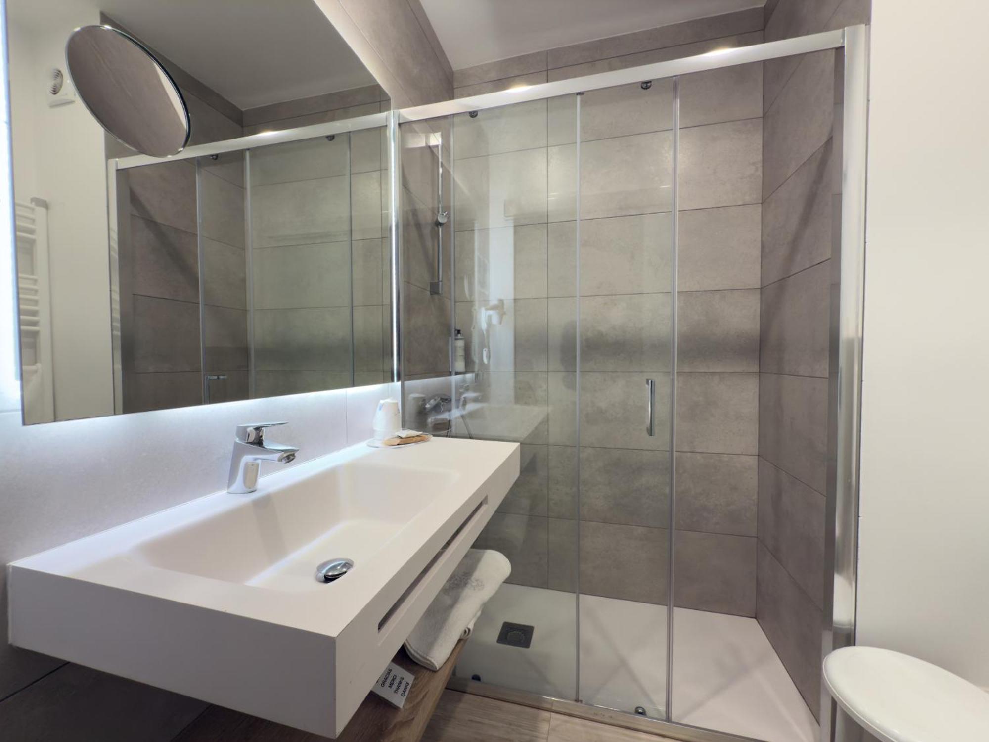 Double or Twin Room Pool View