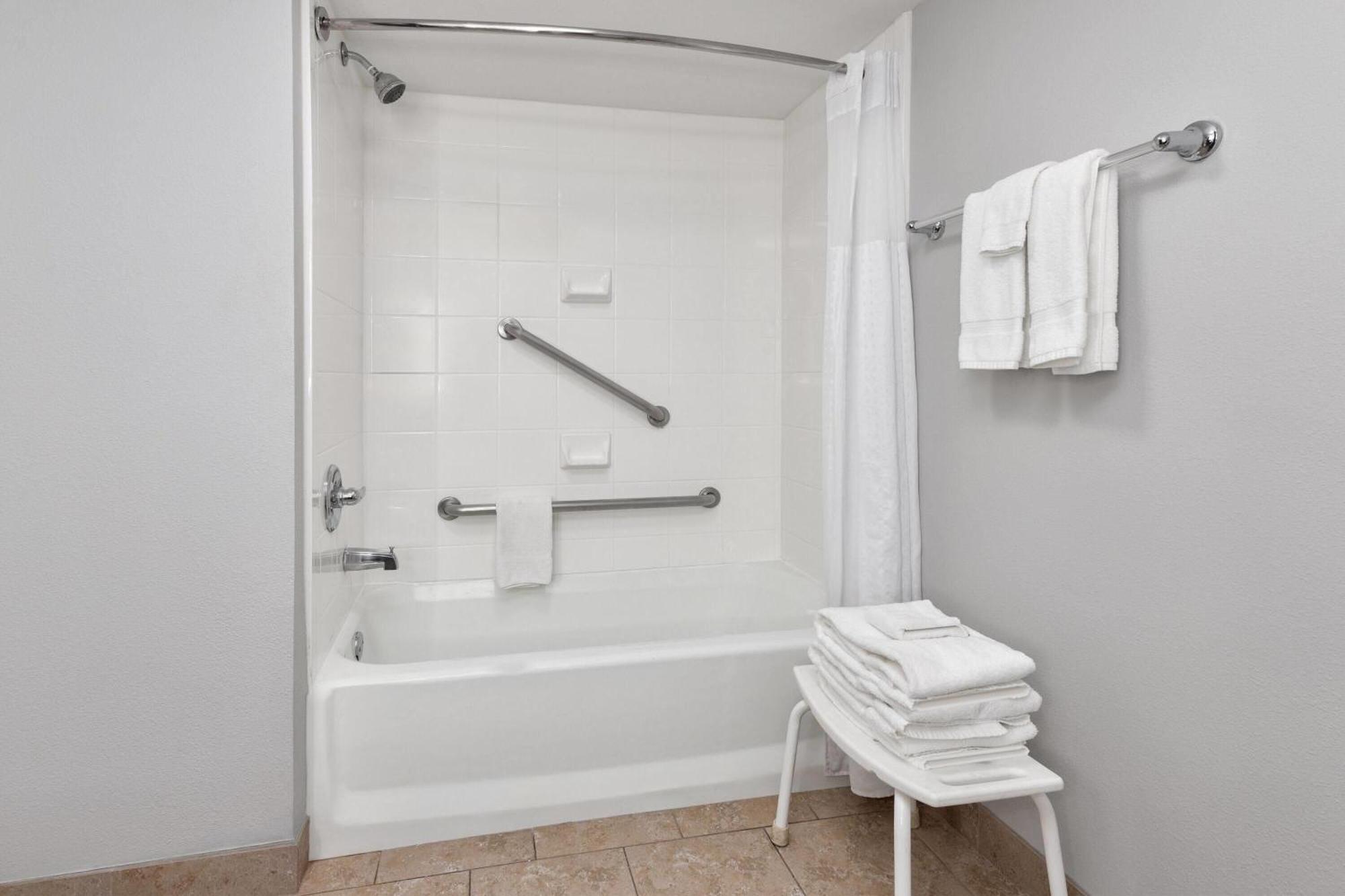 King Room Bath Tub Mobility or Hearing Accessible Non-Smoking