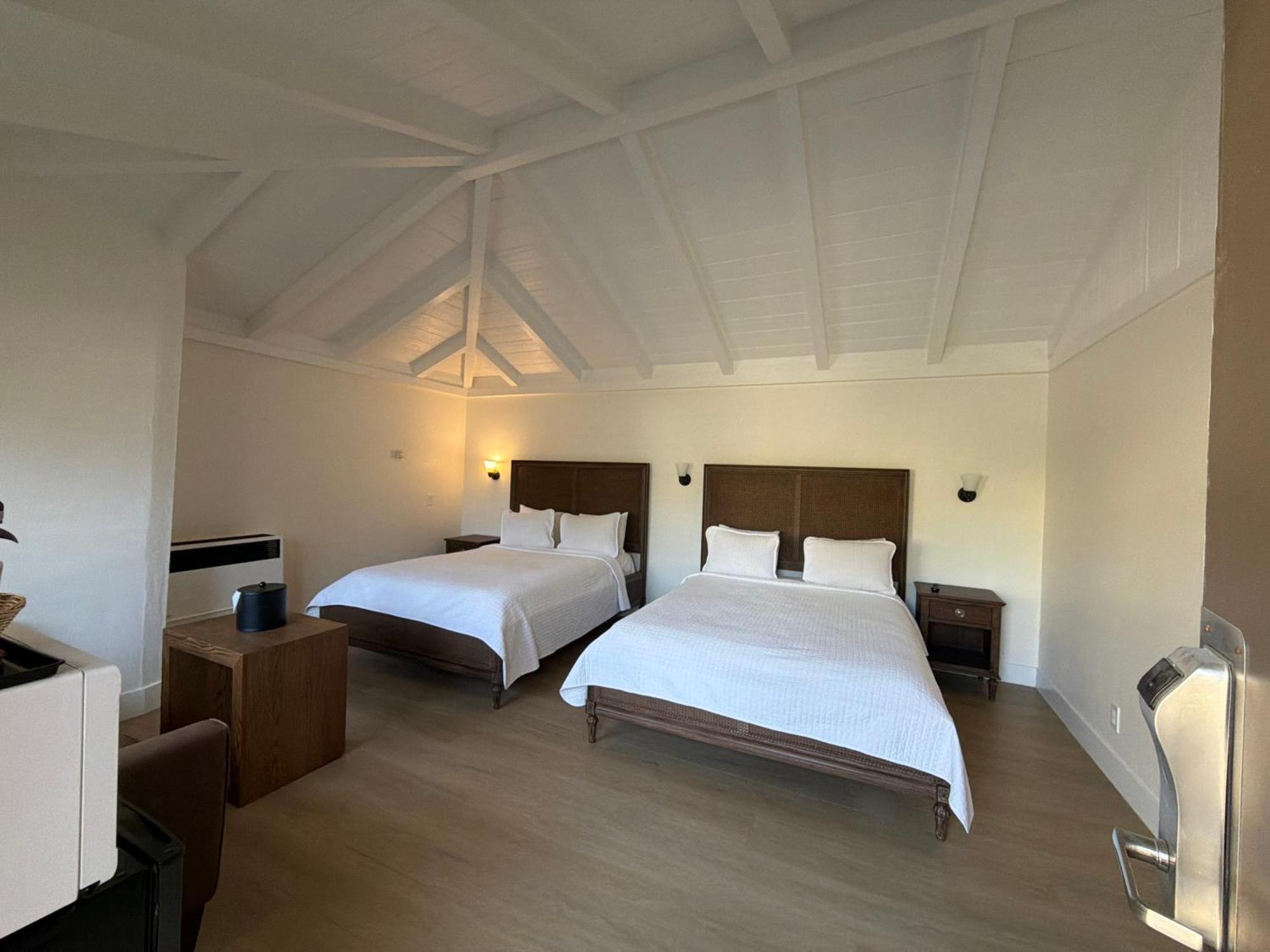 One-Bedroom Cottage Two Queen Beds