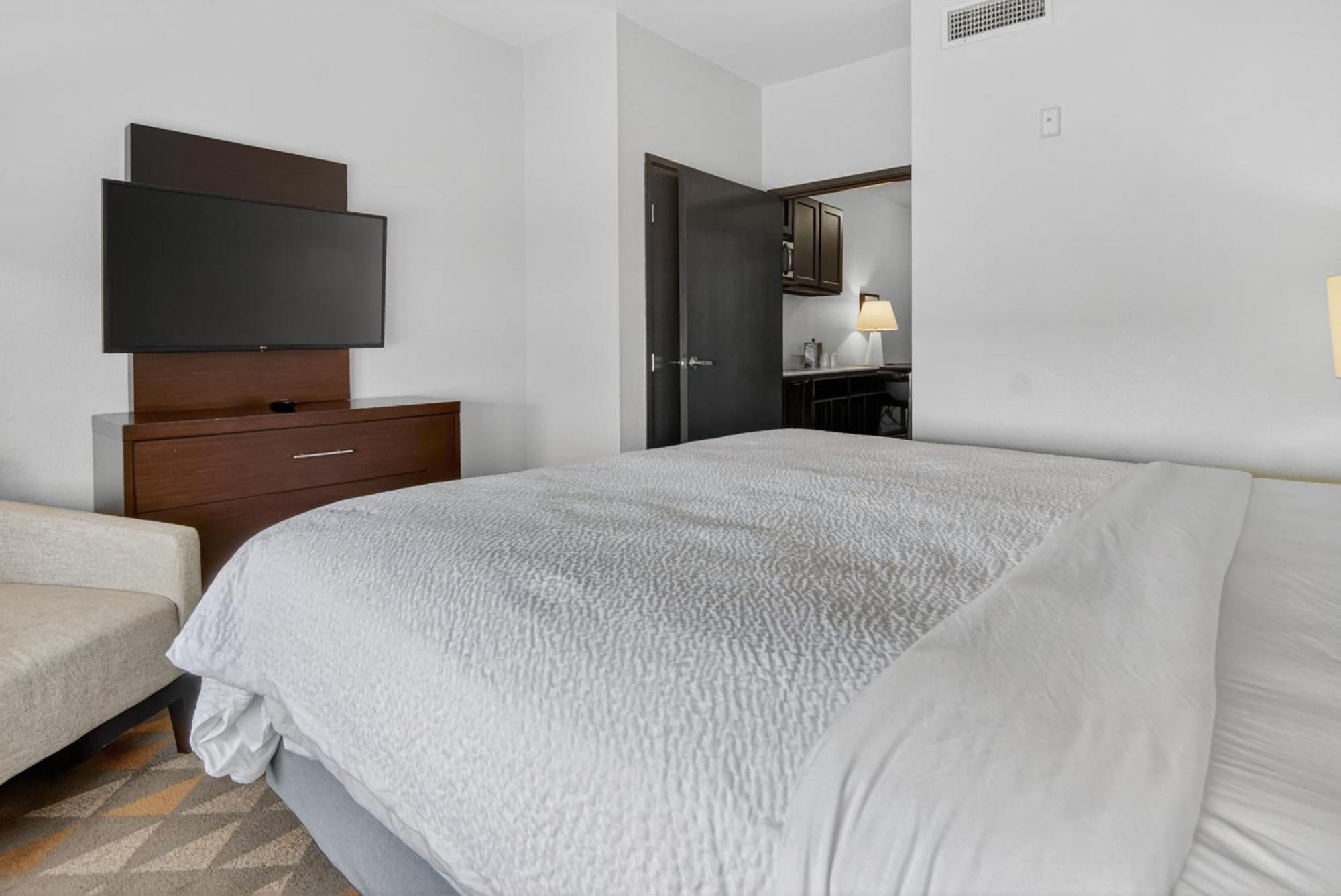 One-Bedroom King Suite