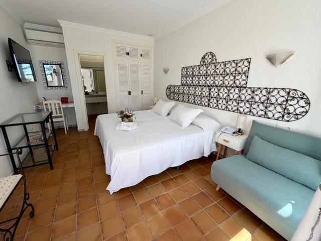 Double or Twin Room Garden View