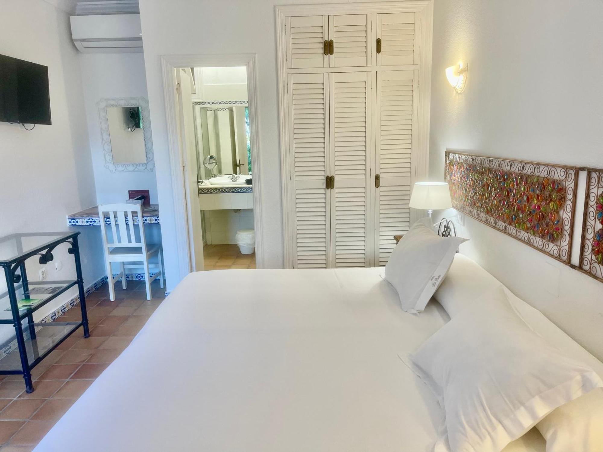 Double or Twin Room Garden View