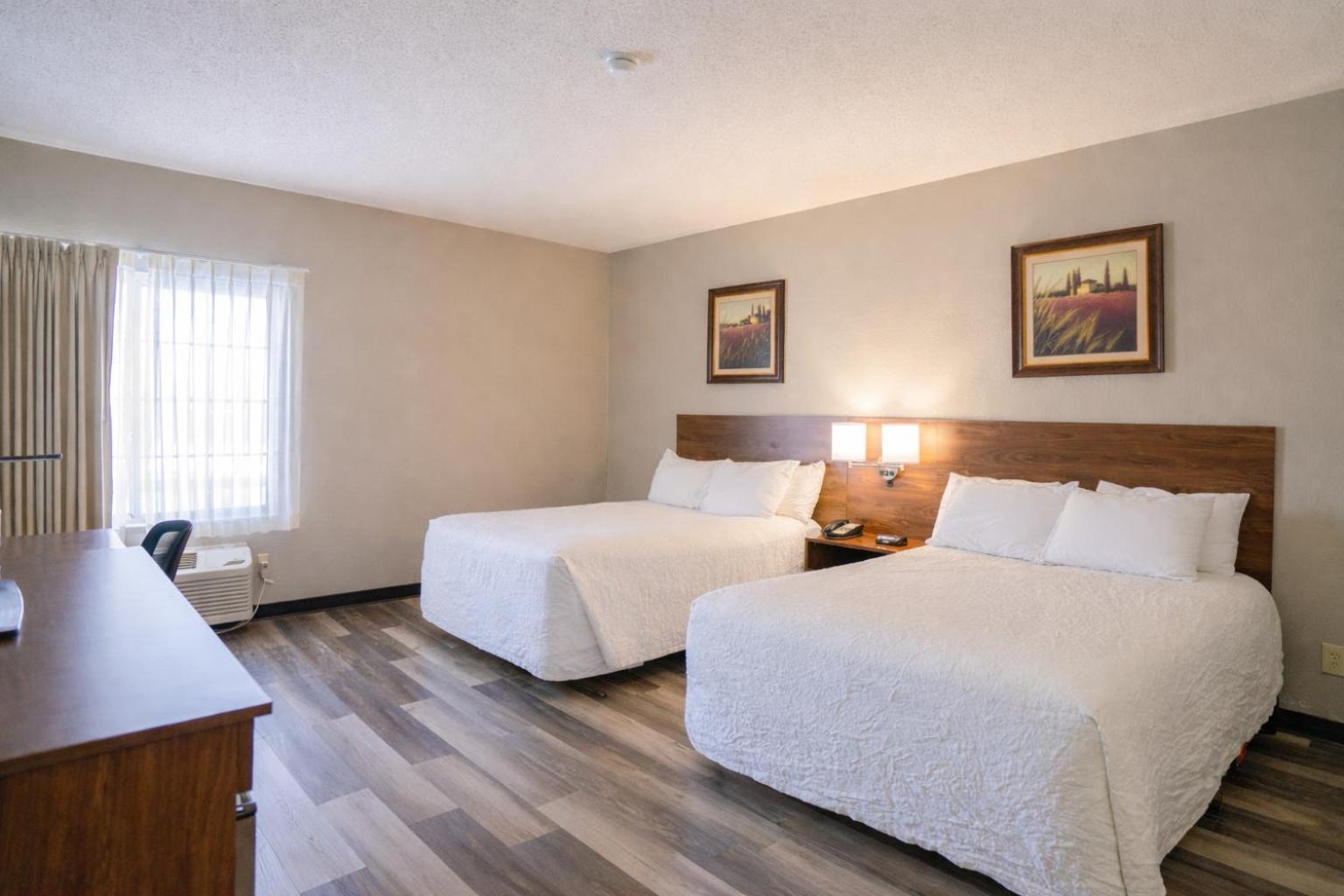 Queen Room Two Queen Beds Roll Shower Disability Access