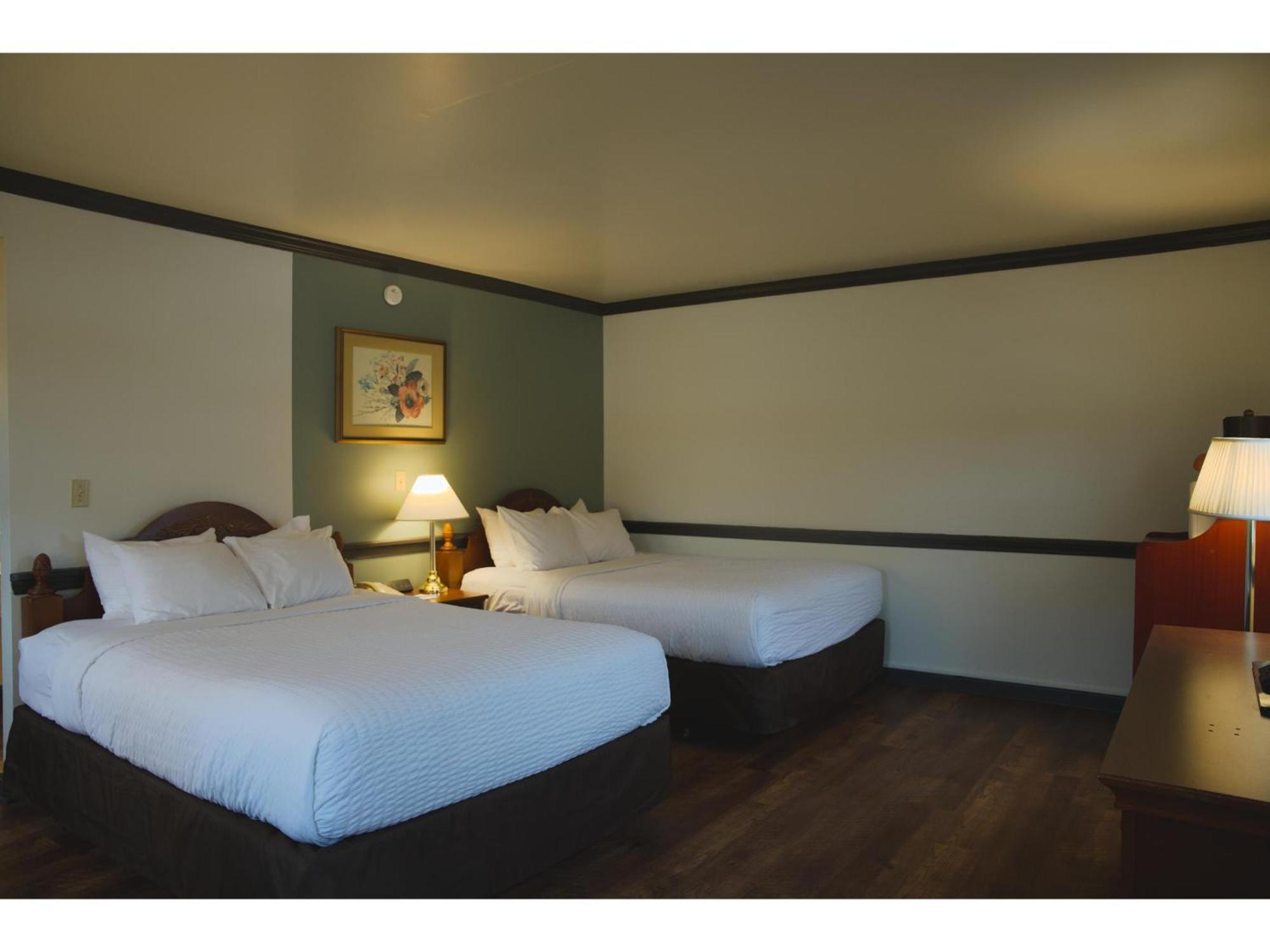 Standard Queen Room Two Queen Beds Upper Floor