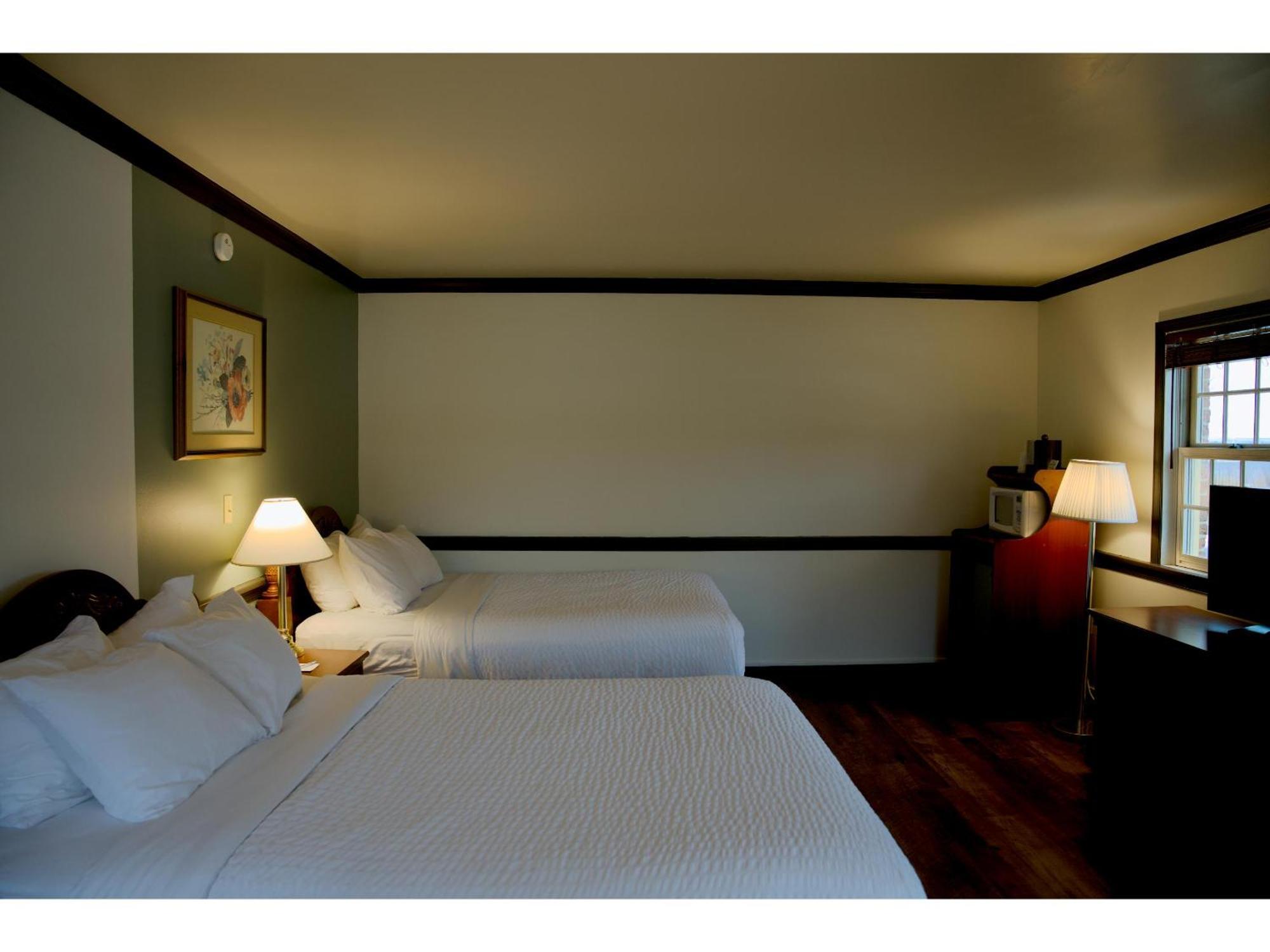 Standard Queen Room Two Queen Beds Upper Floor