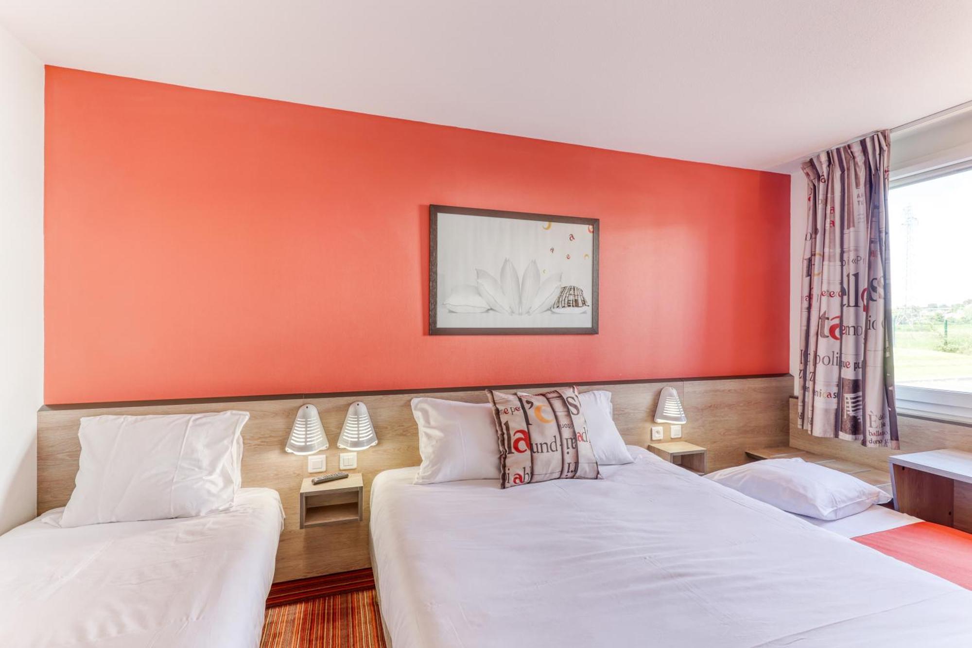 Quadruple Room 1 double bed 1 single bed bed 70 or 160cm