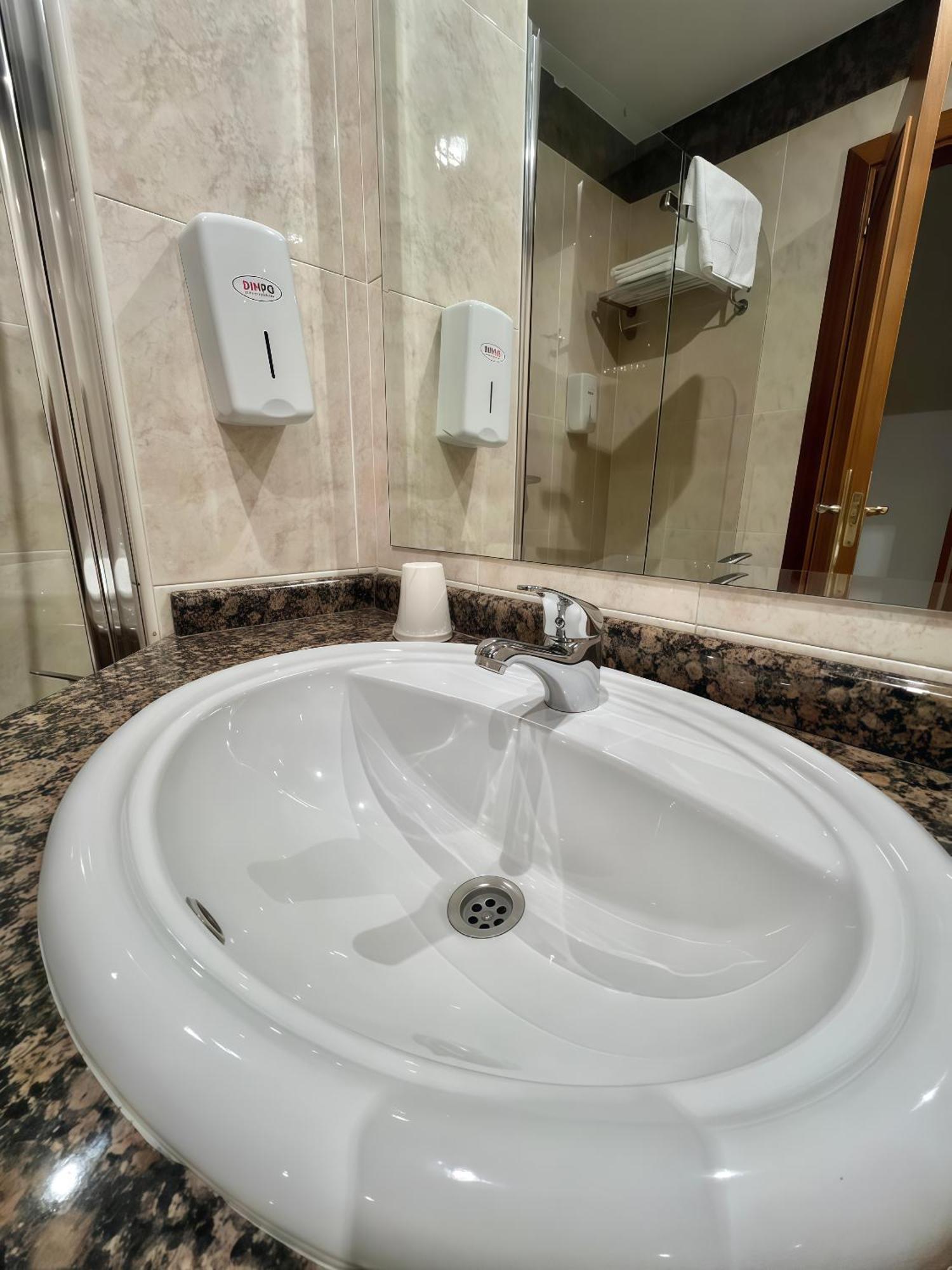 Double or Twin Room Bathroom