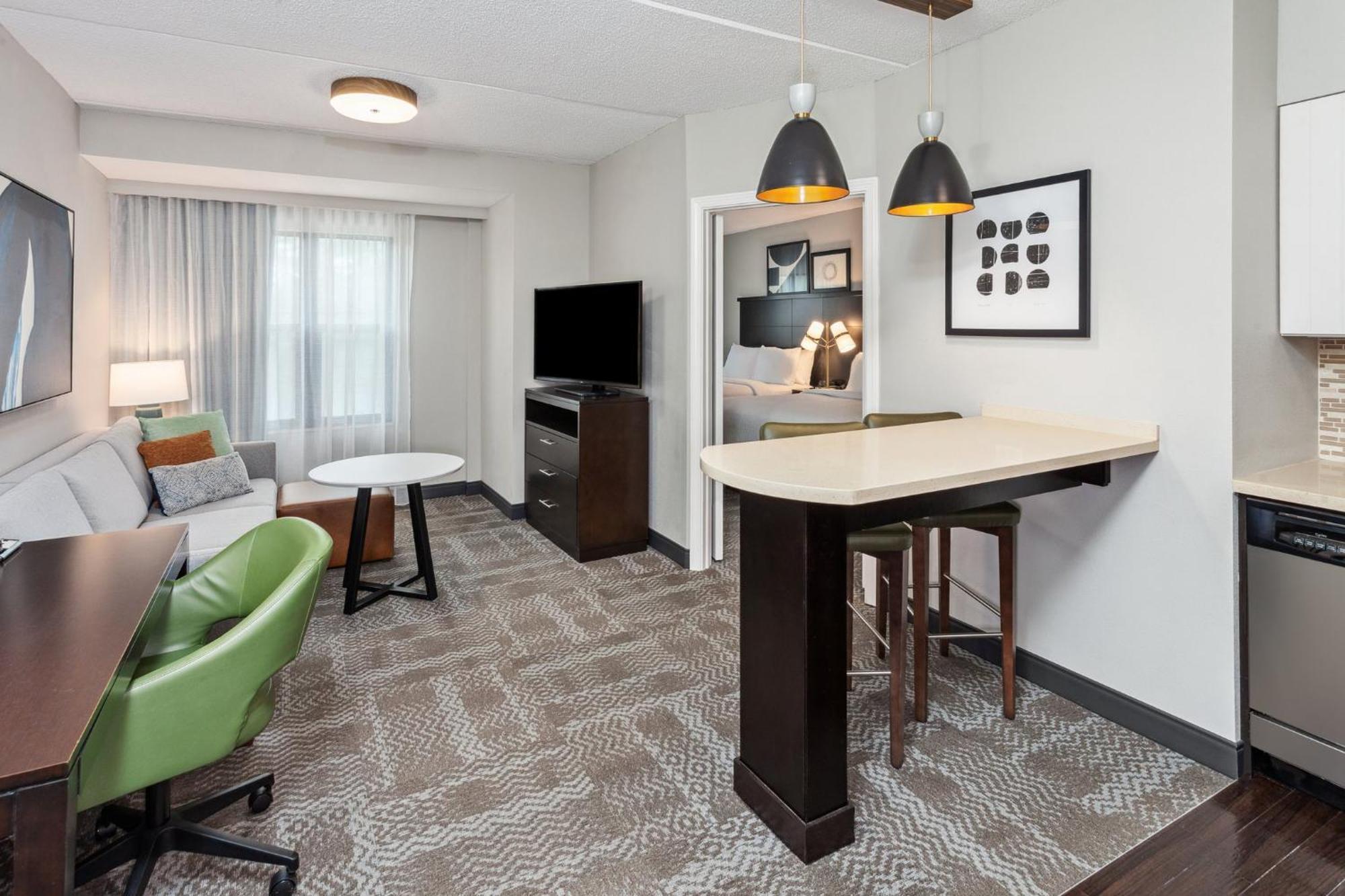 One-Bedroom King Suite
