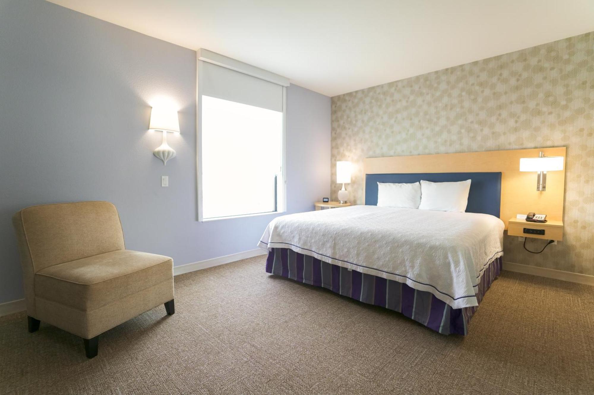 One-Bedroom King Suite Non-Smoking