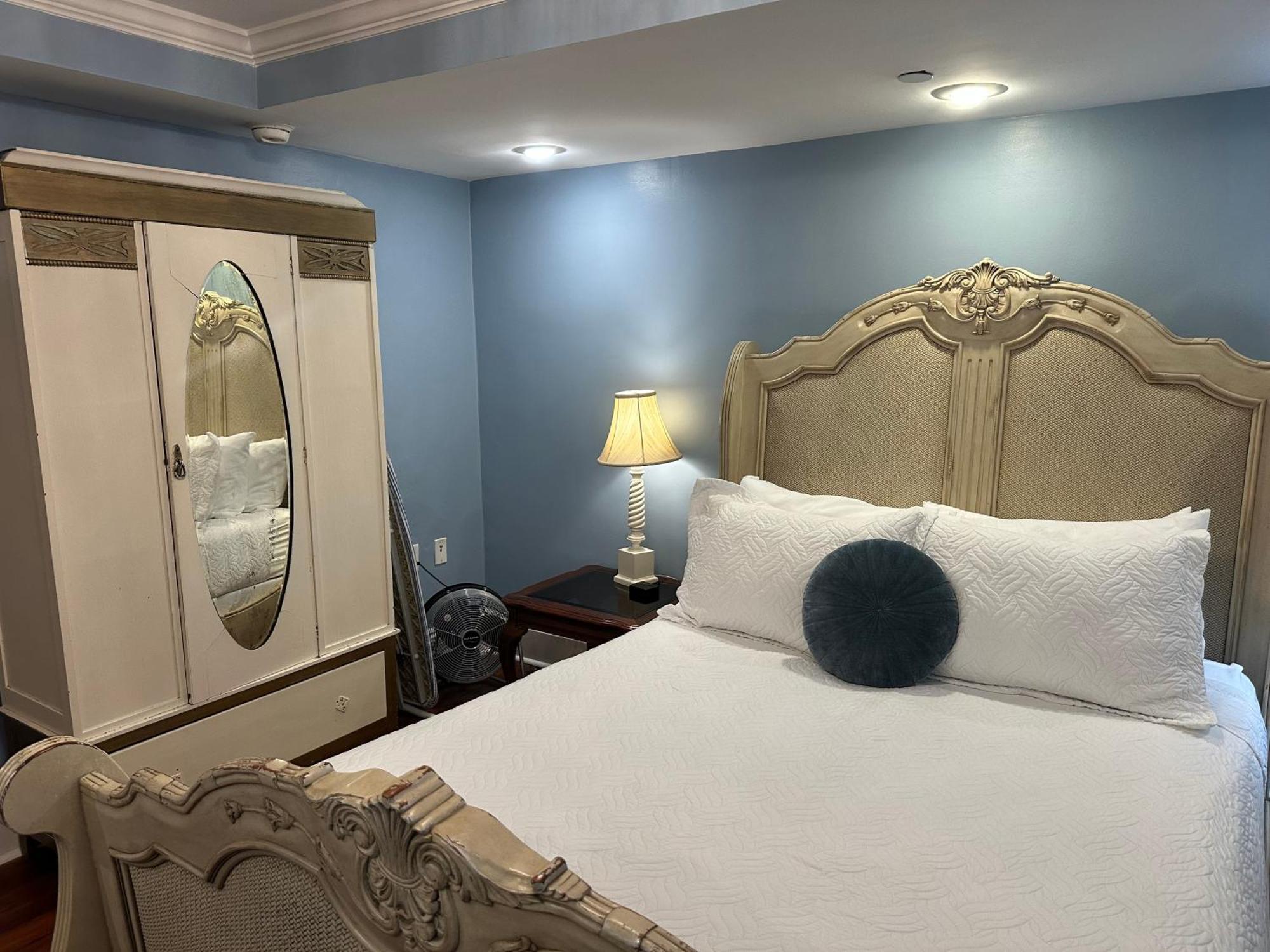 Queen Suite