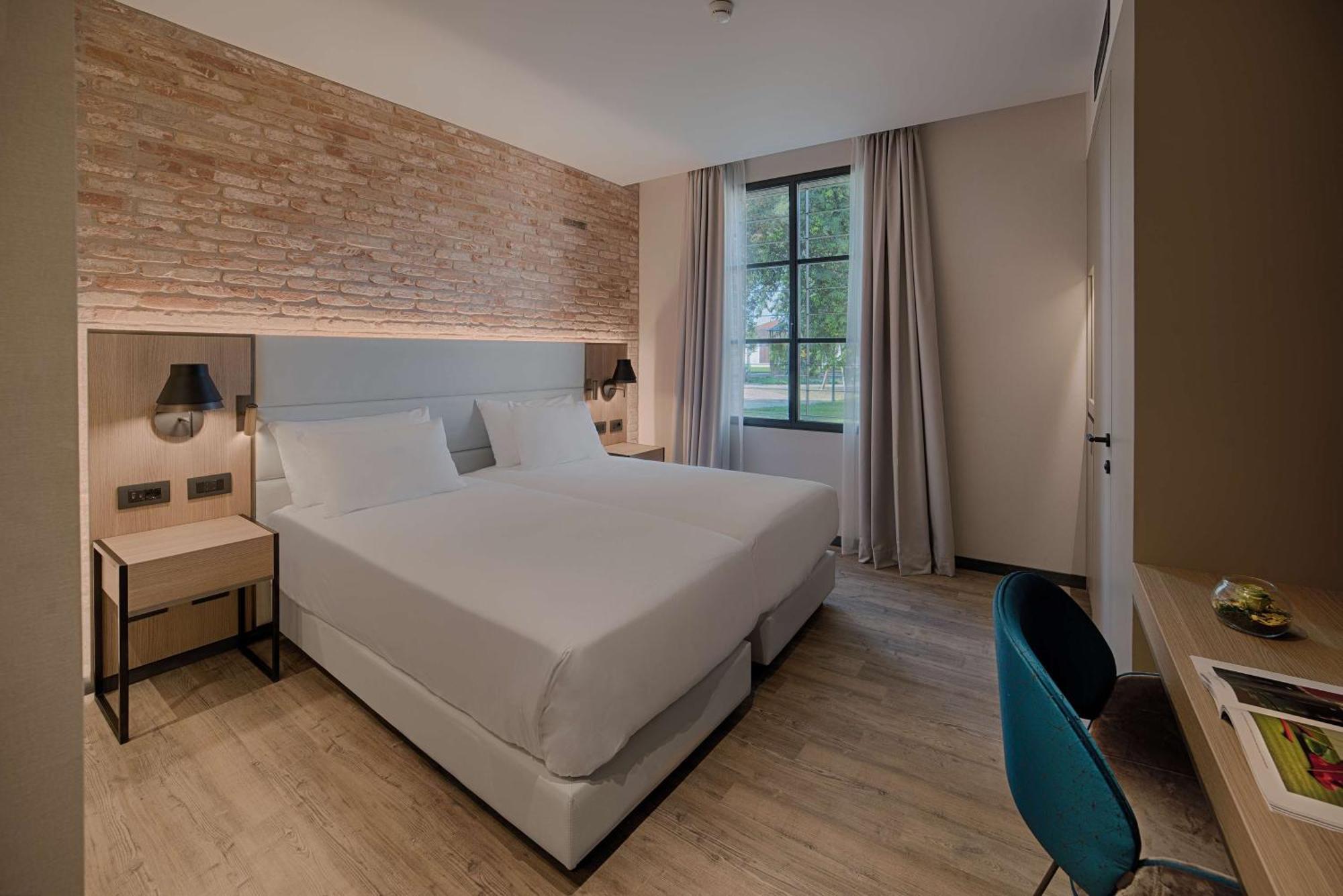 Superior Double or Twin Room Park View