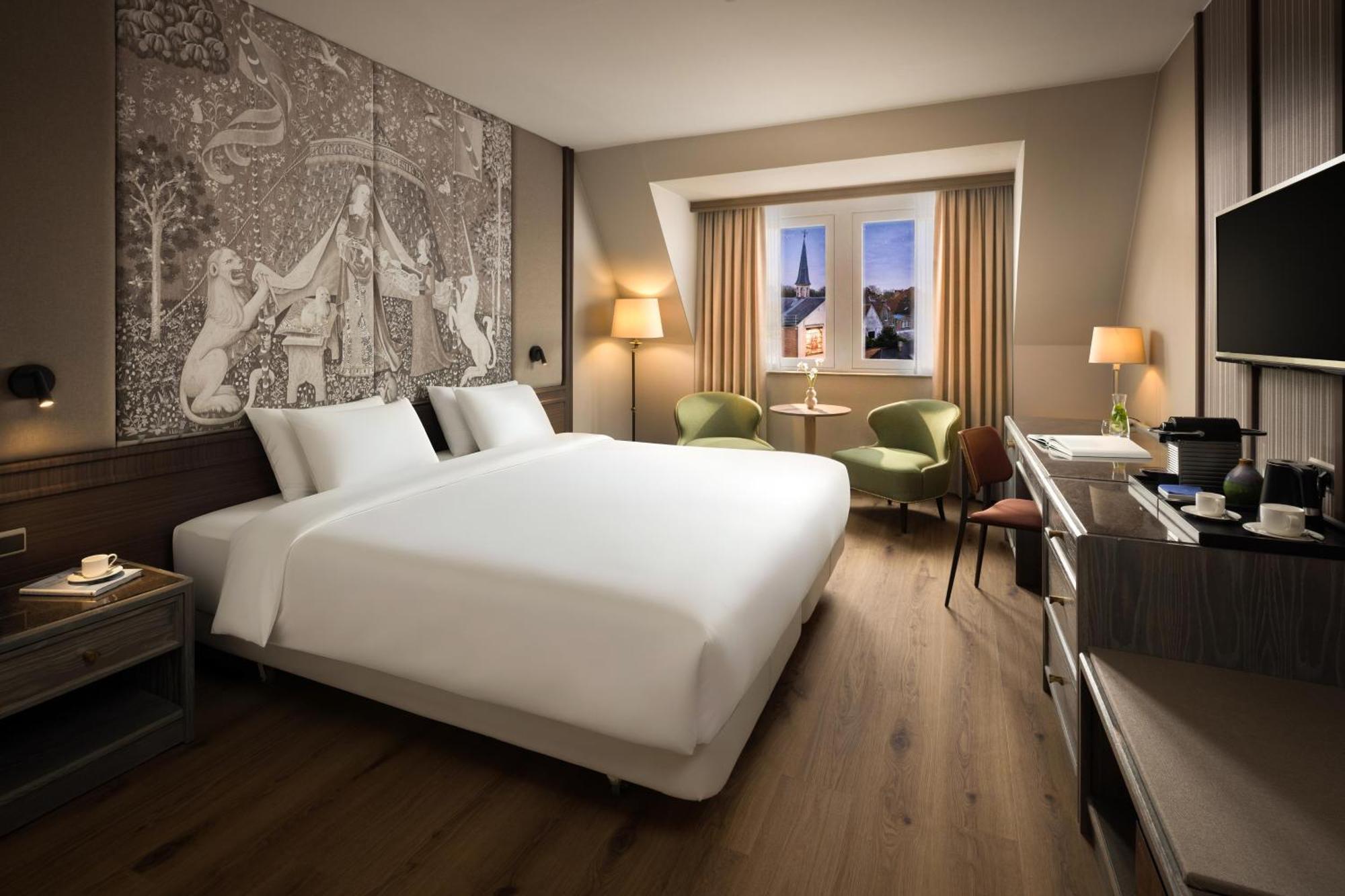 Superior Room View