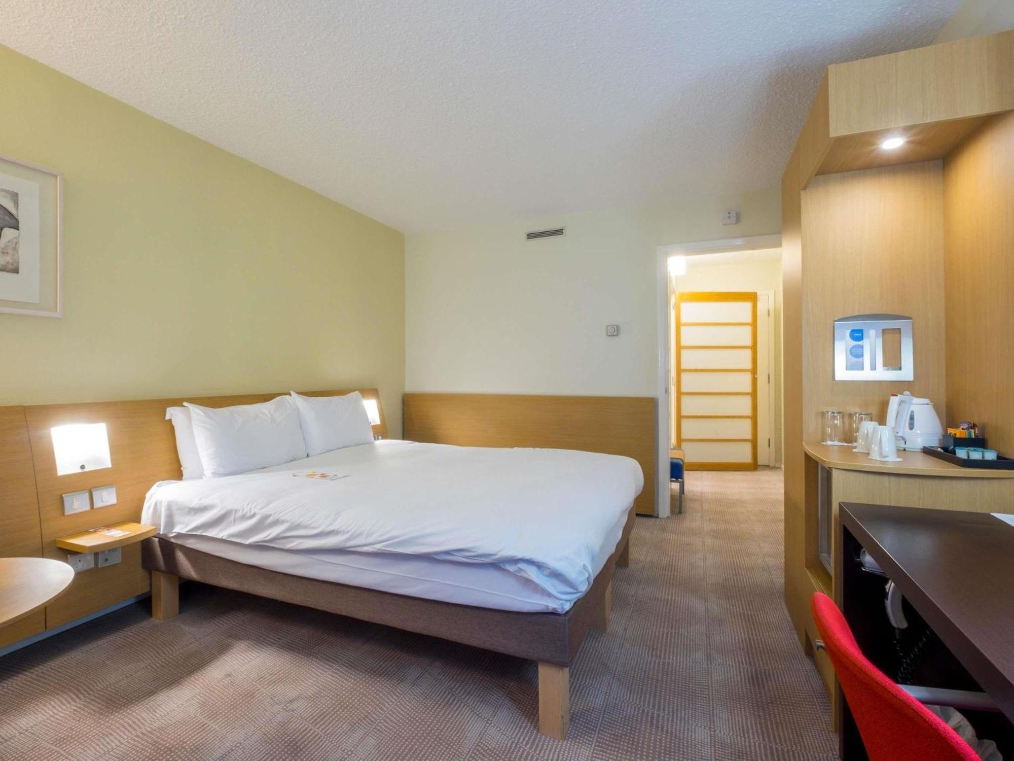 Superior Double Room Mobility Accessible