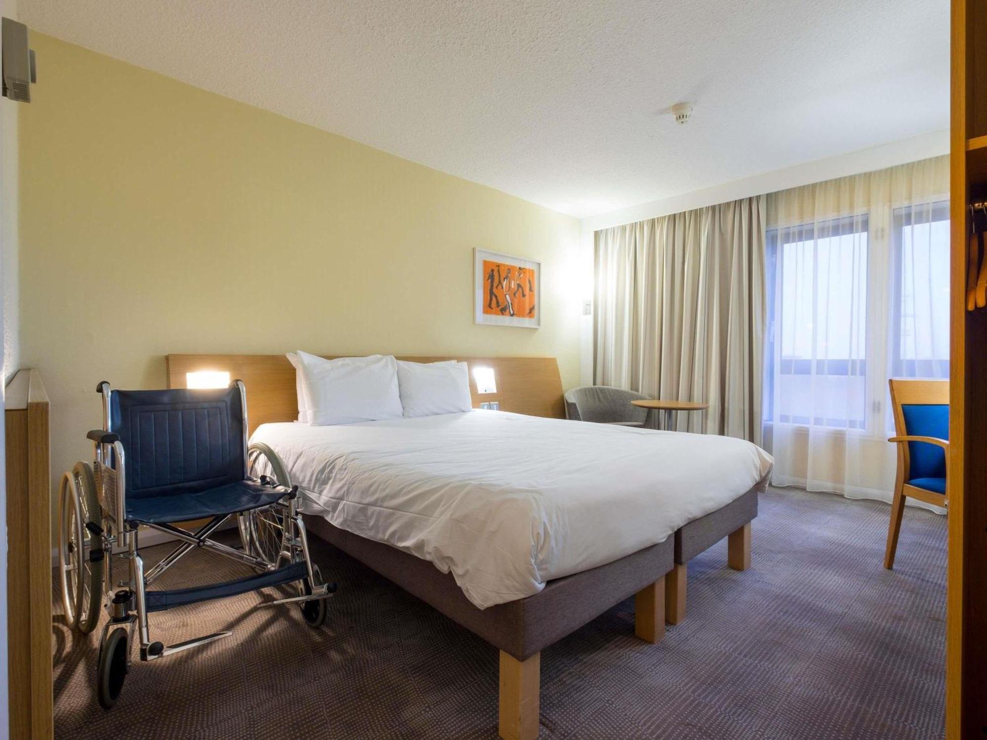 Standard Double Room Mobility Accessible