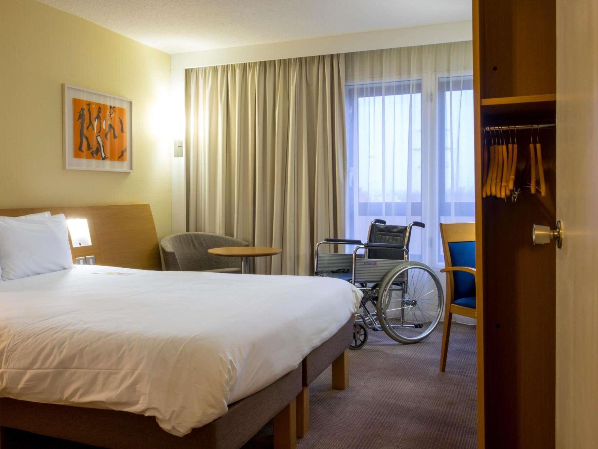 Standard Double Room Mobility Accessible
