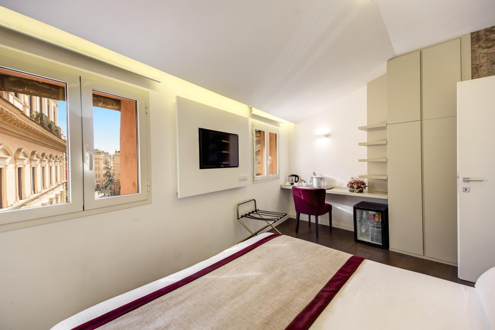 Junior Suite Pantheon View