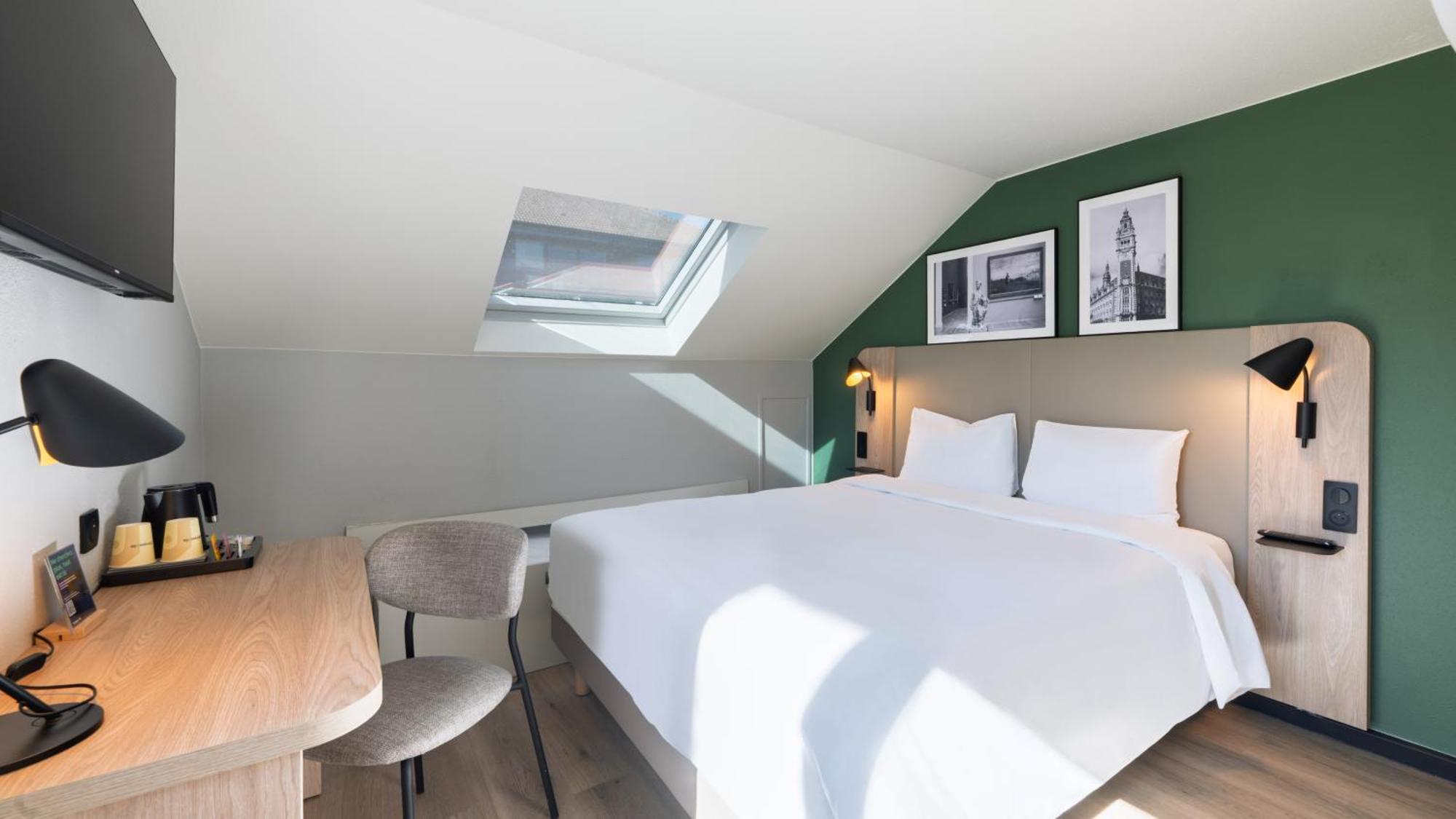 Standard Queen Room One Queen Bed Three Single Beds