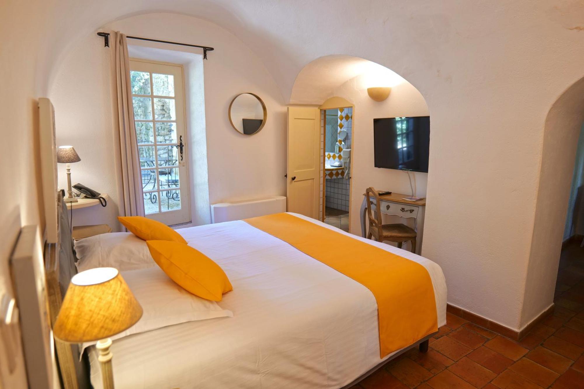 Standard Double or Twin Room Garden View