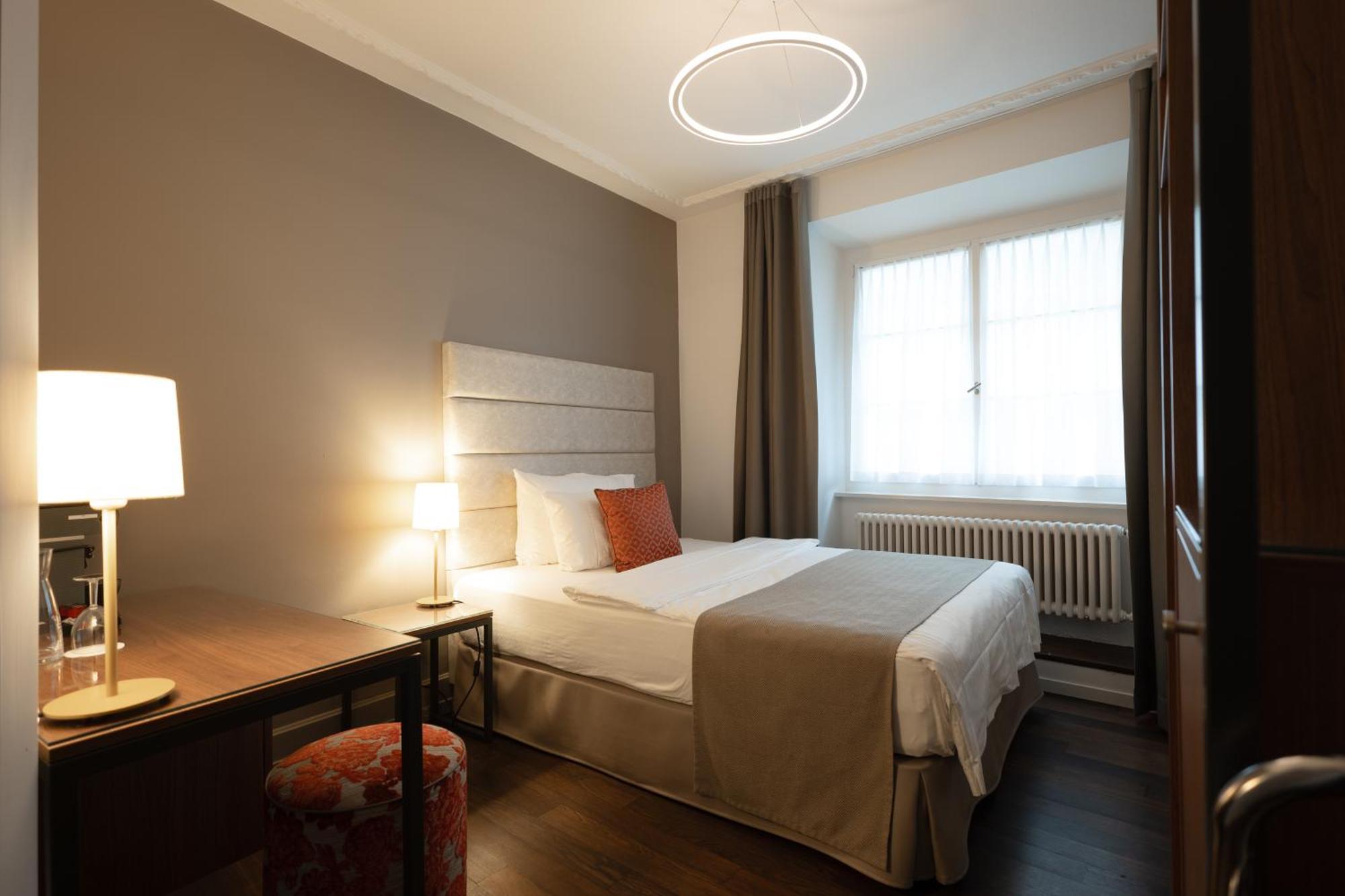 Double room city side 10m2