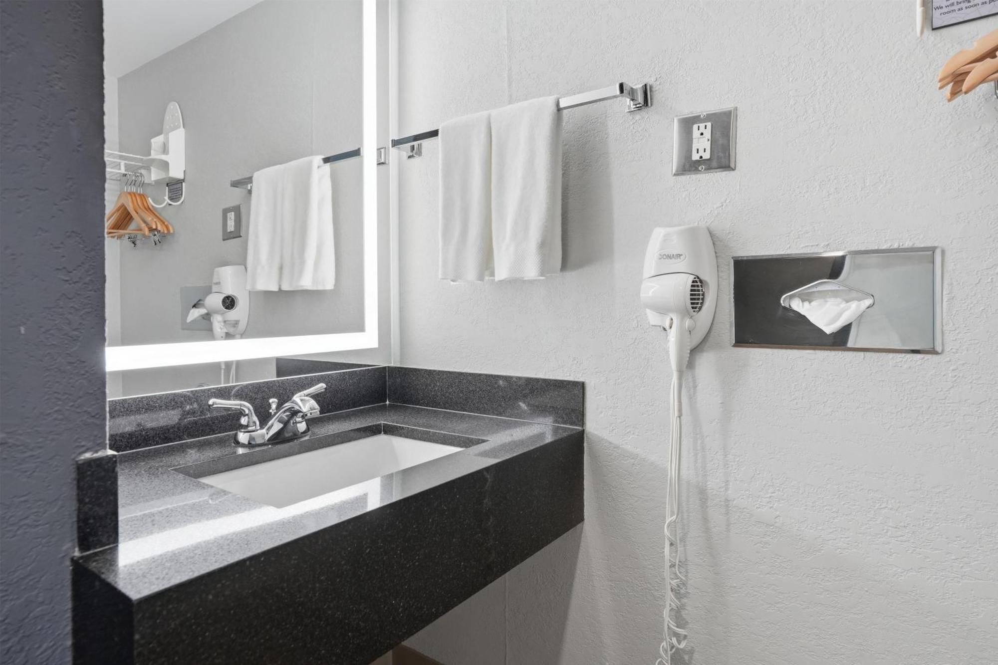 Double Room Non-Smoking or Pet-Friendly