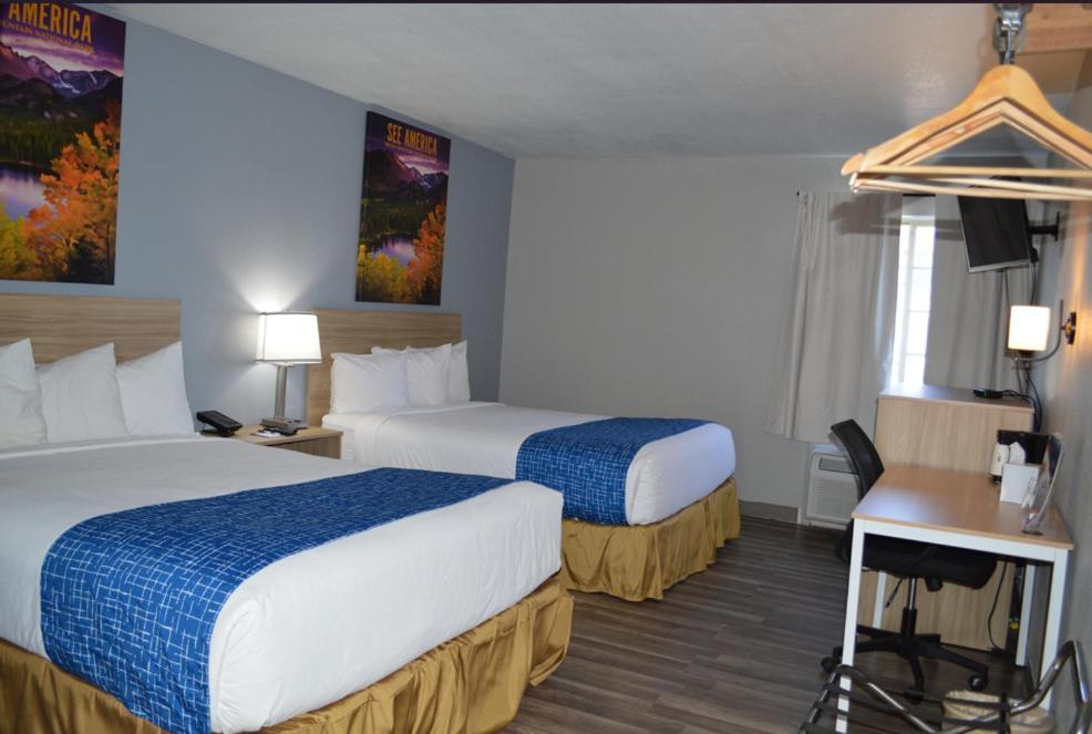Queen Room with Two Queen Beds - Garden Level/Non-Smoking