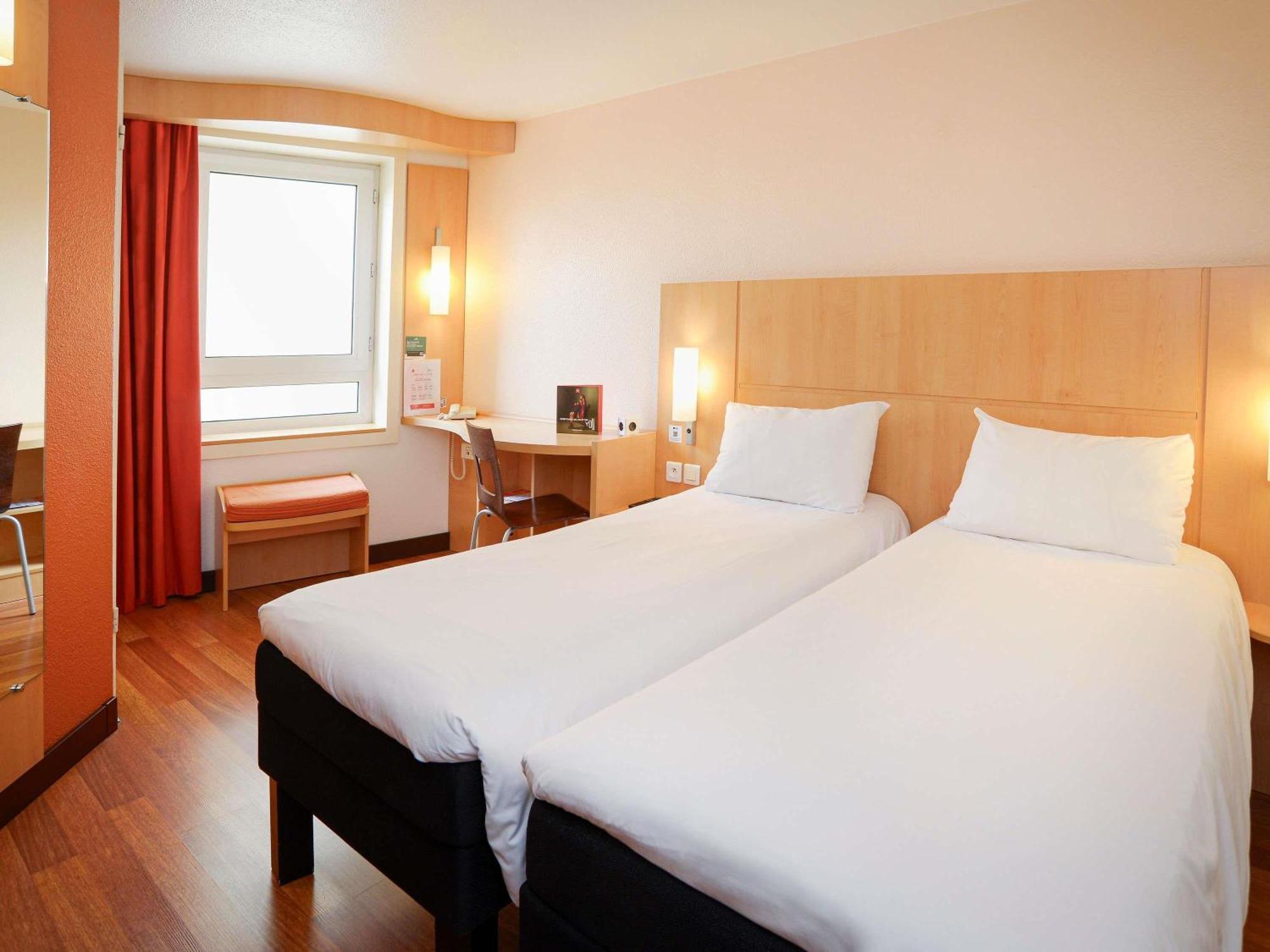 Standard Room 2 Zip-Beds
