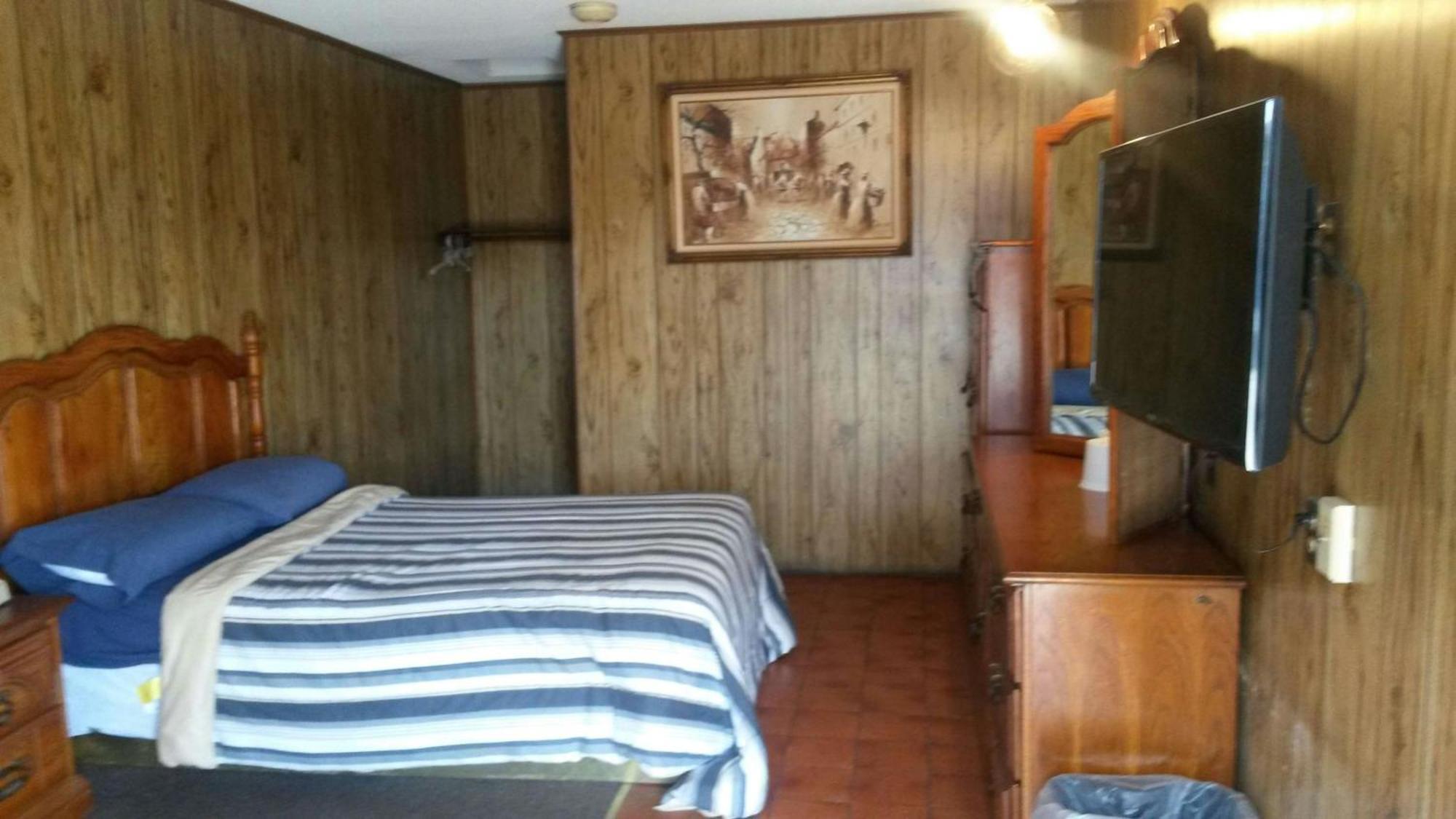 Double Room One Double Bed Non-Smoking