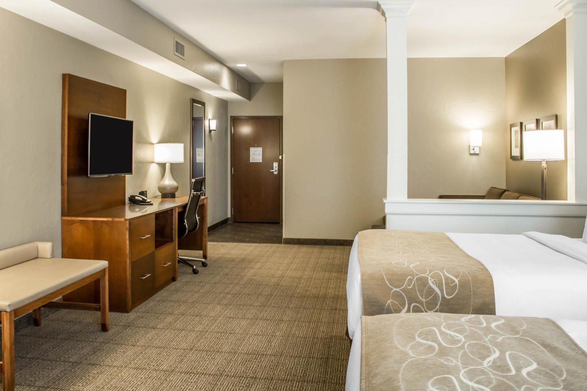 Queen Suite Two Queen Beds Non-Smoking or Pet Friendly