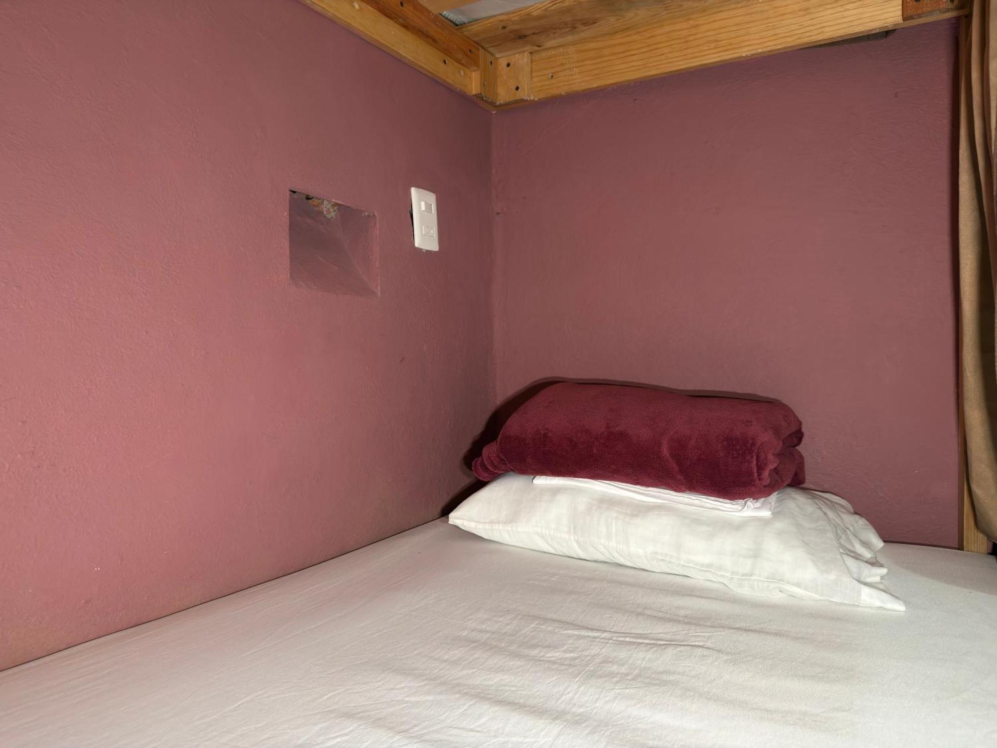 Cama en habitación compartida mixta de 6 camas