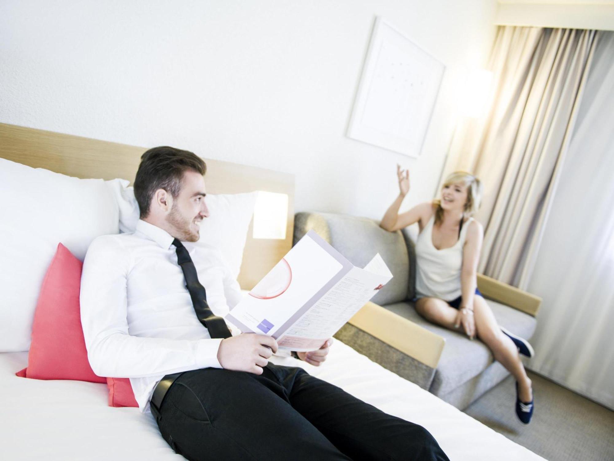 Executive Queen Room Sofa