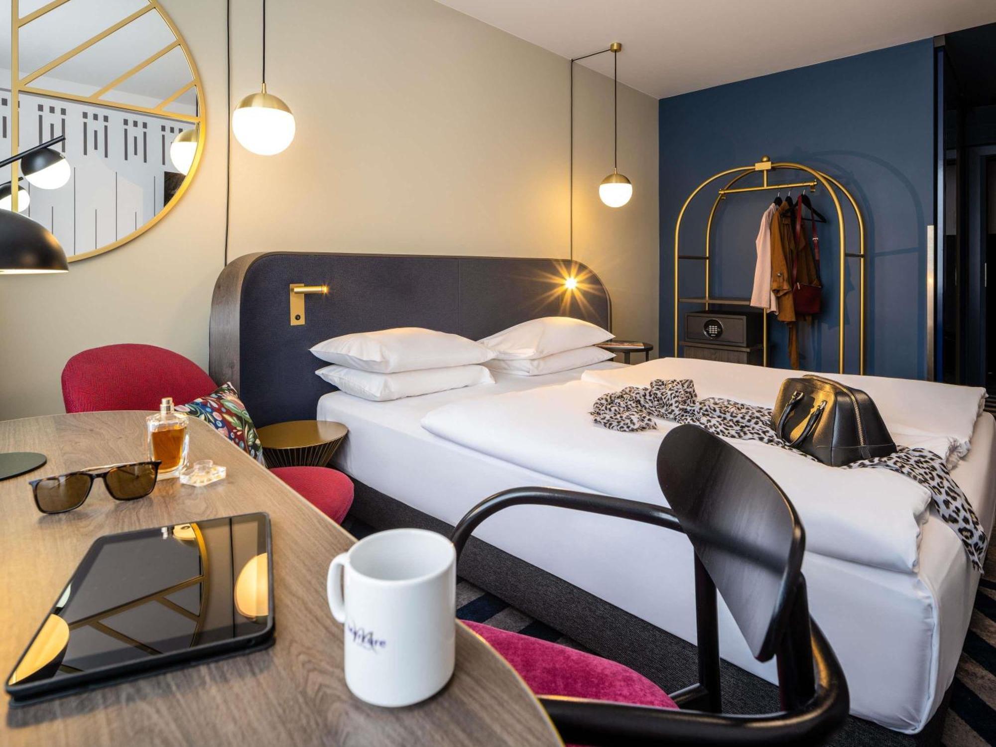 Standard Queen Room