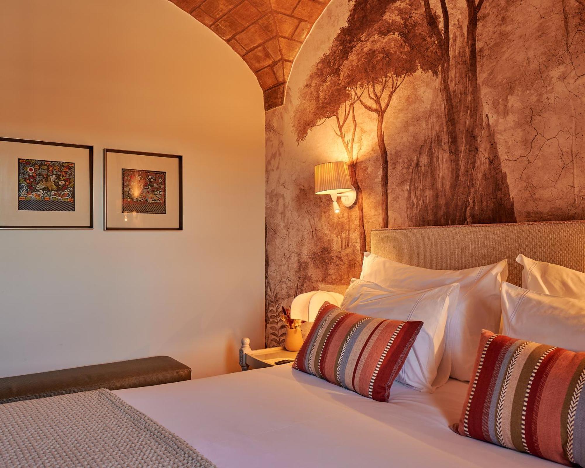 Classic Double or Twin Room Partial Beach View