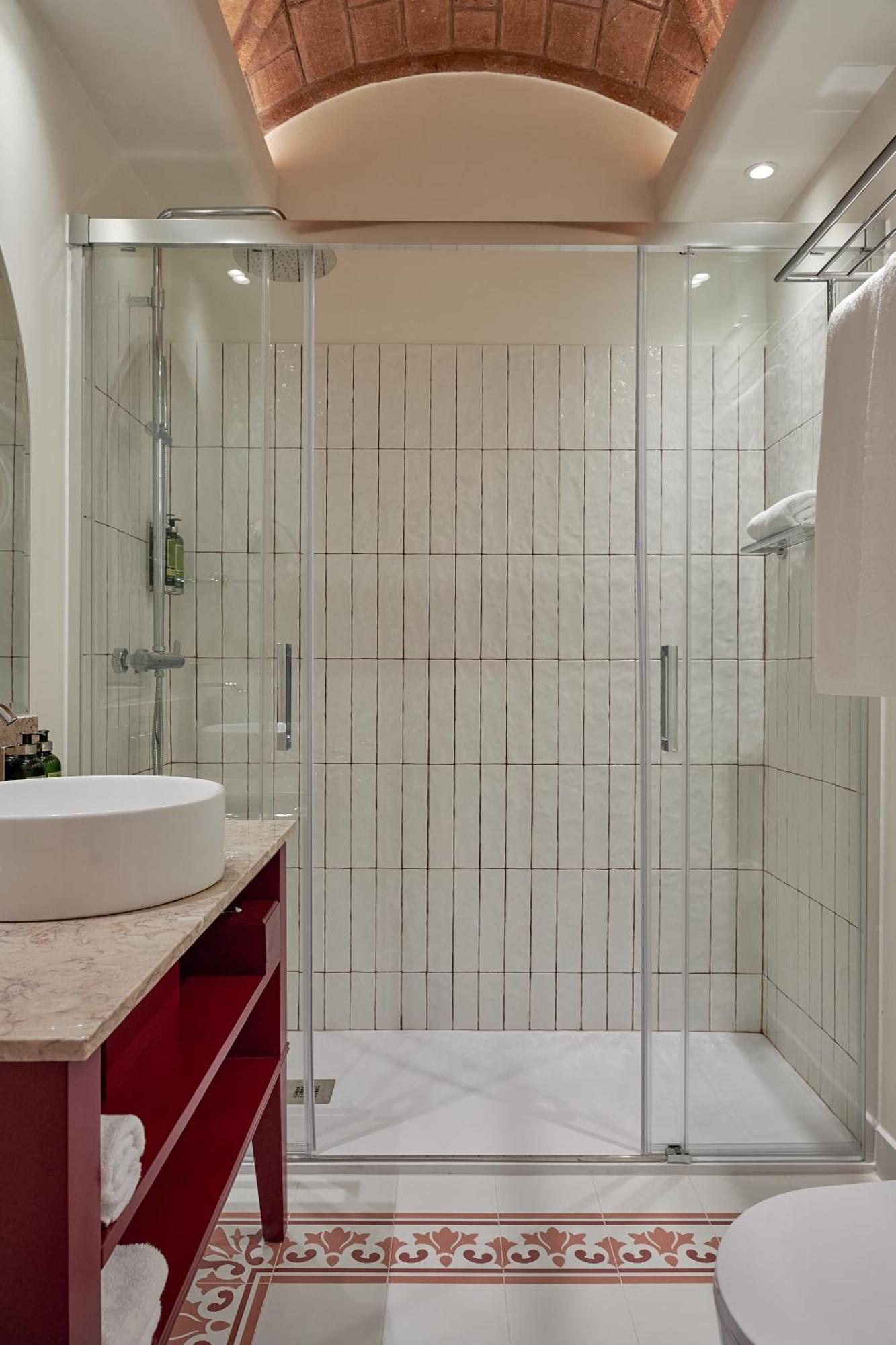Classic Double or Twin Room Partial Beach View