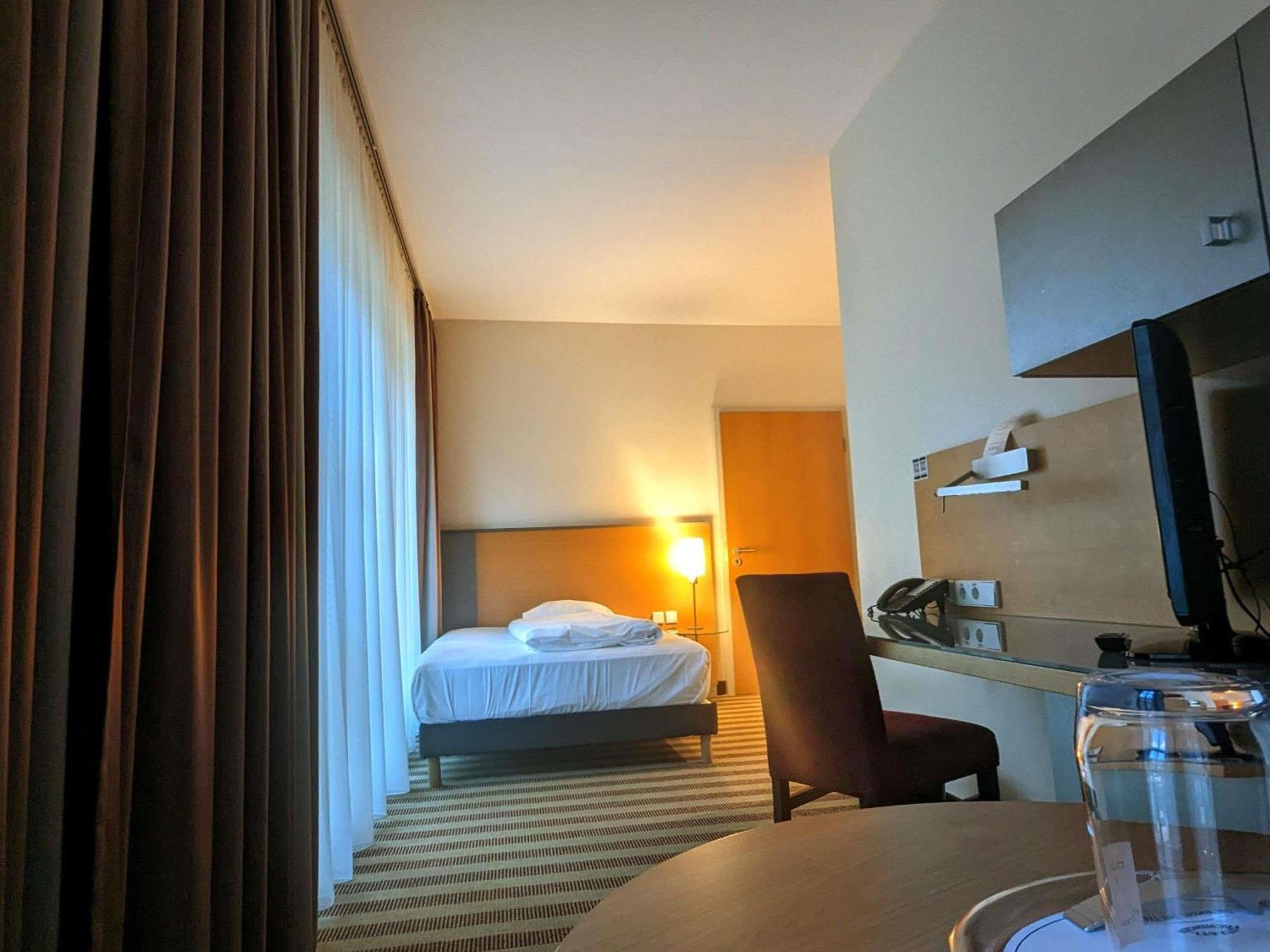 Standard Single Room barrier