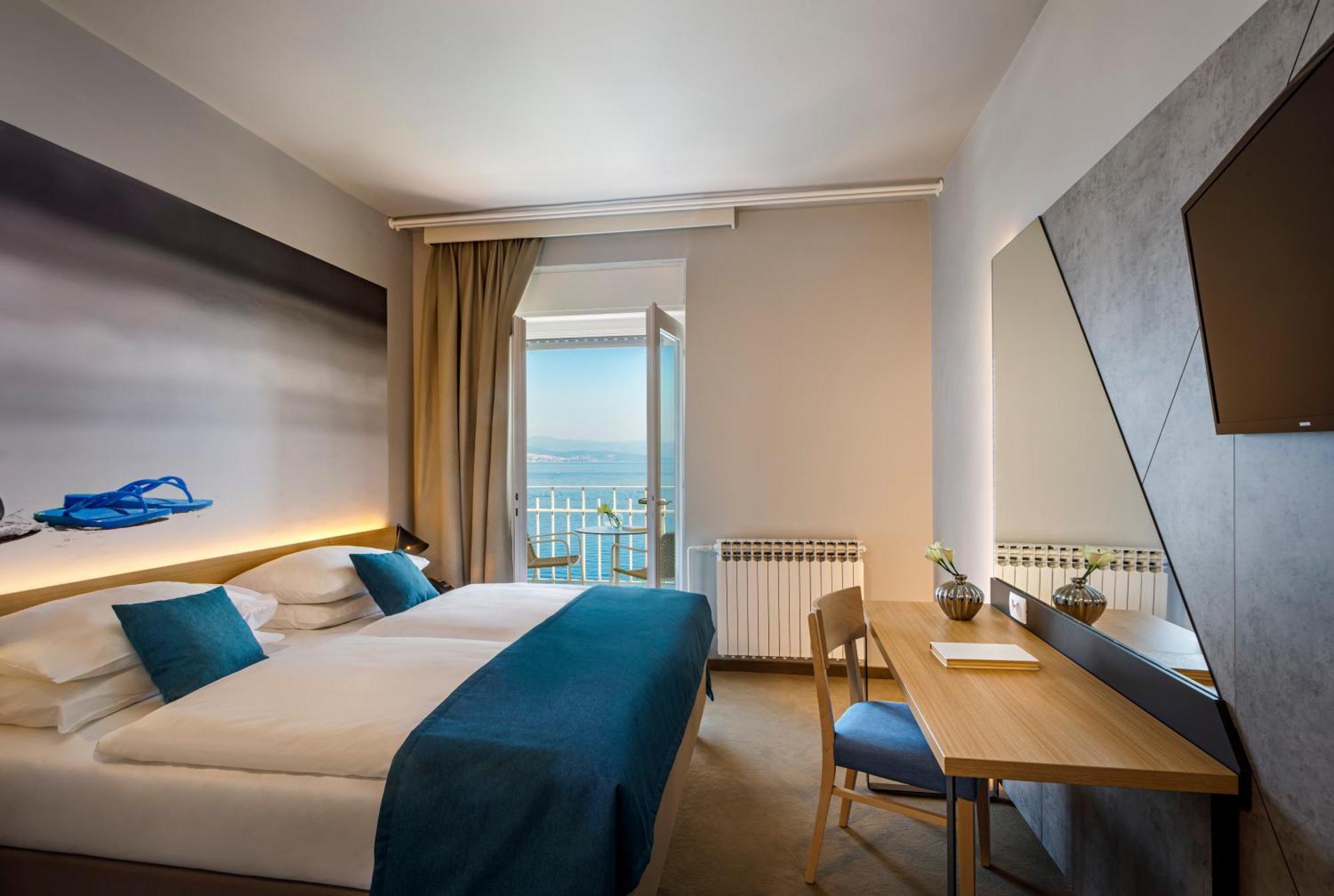 Standard Twin or Double room Balcony Sea View