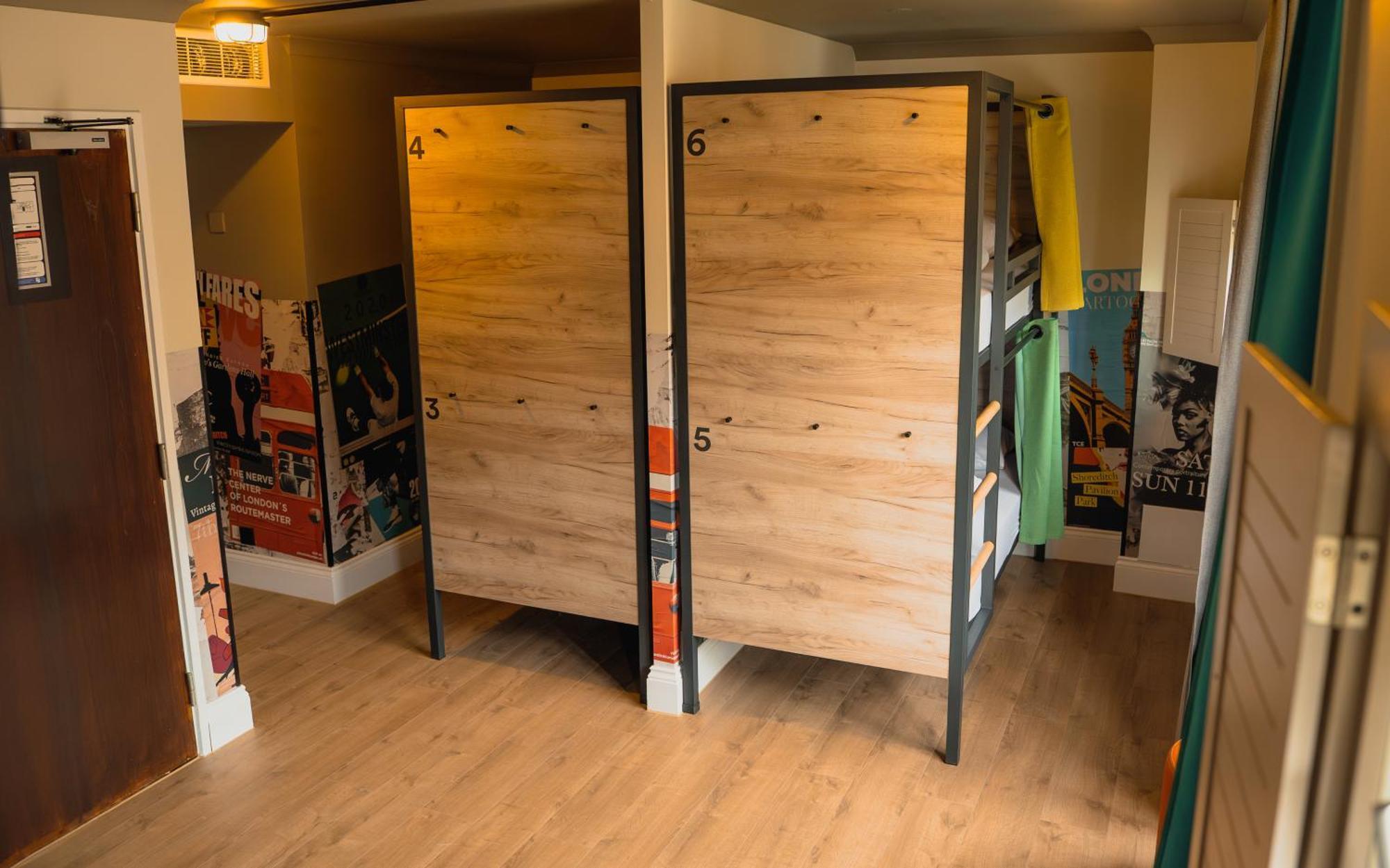 Bed 6-Bed Dormitory Room