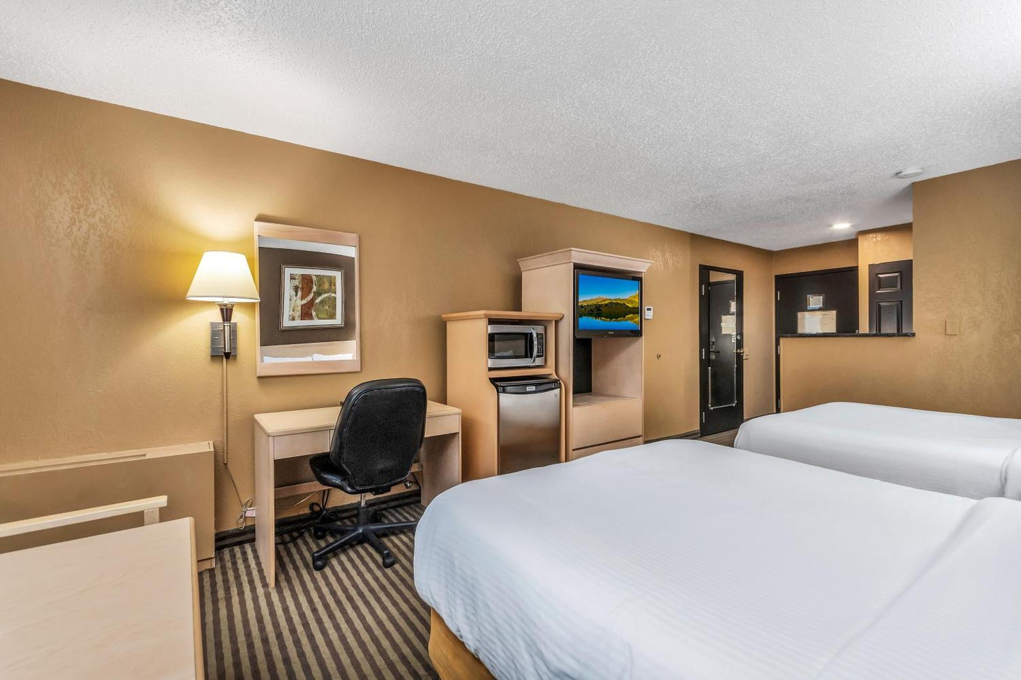 Double Room Non-Smoking or Pet-Friendly
