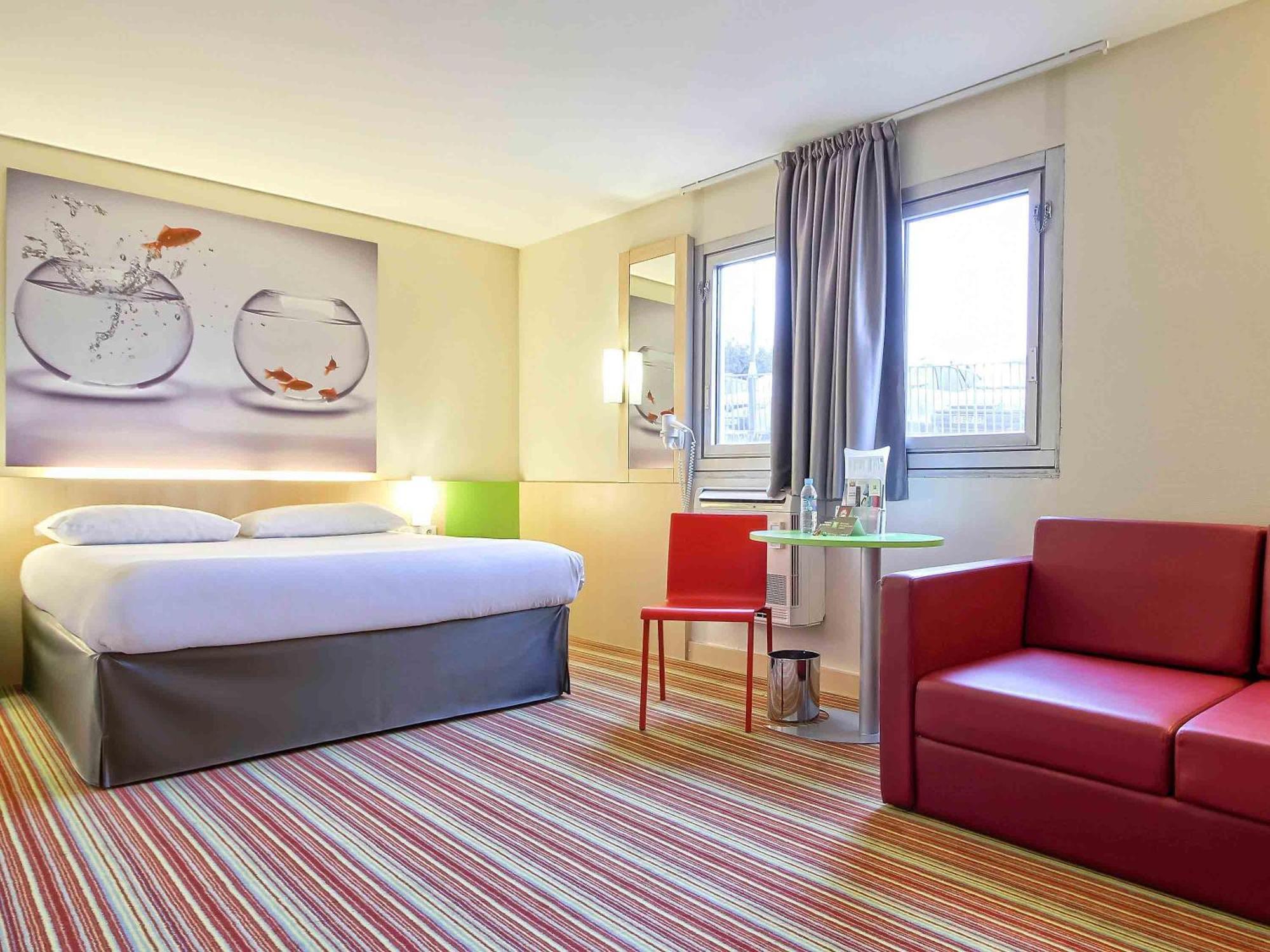 Standard Family Suite One Double Bed Twin Beds
